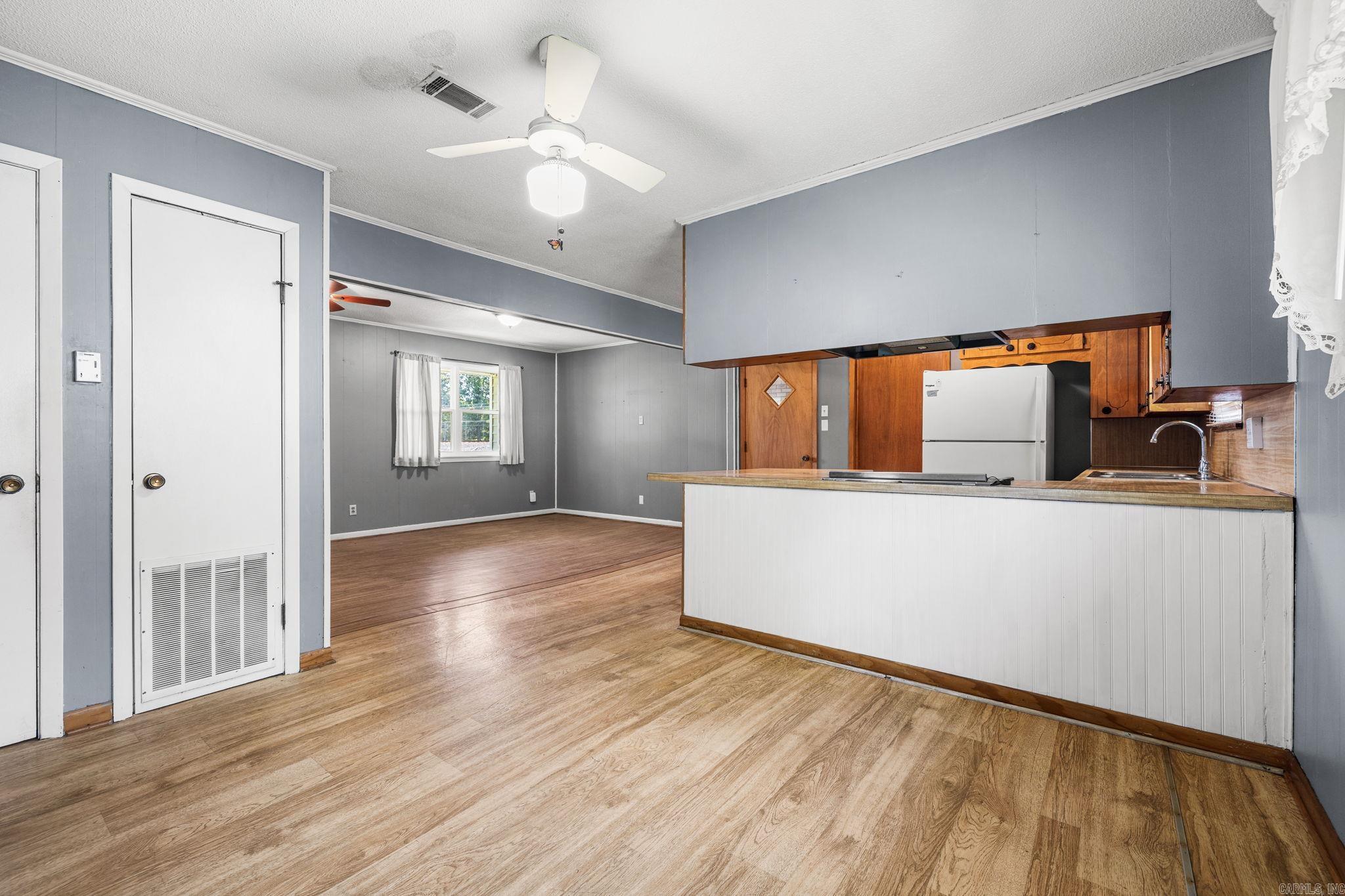 190 Markham Property Photo 14