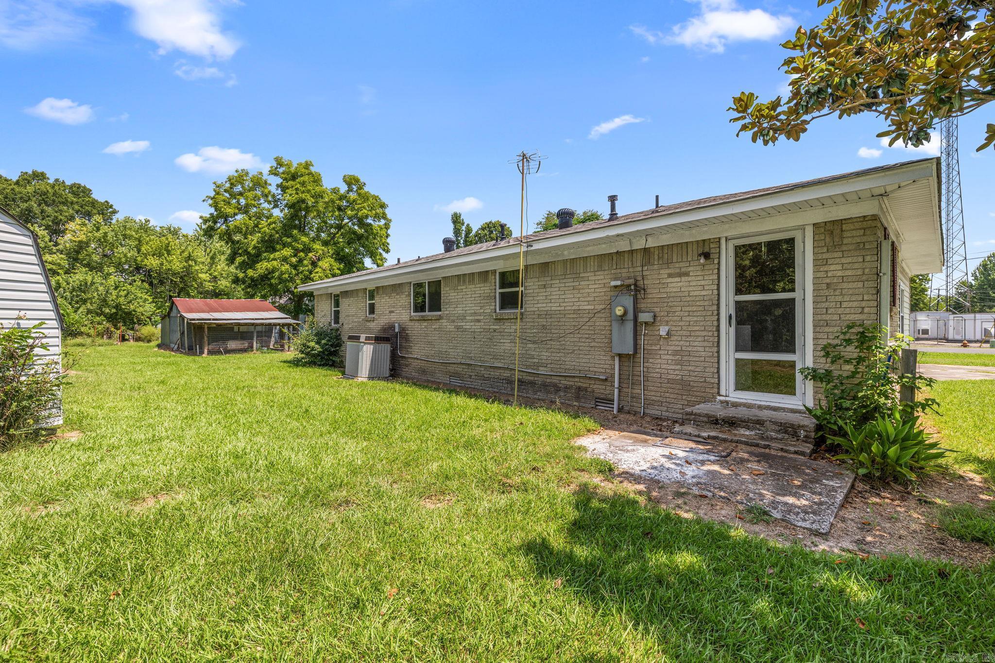 190 Markham Property Photo 25