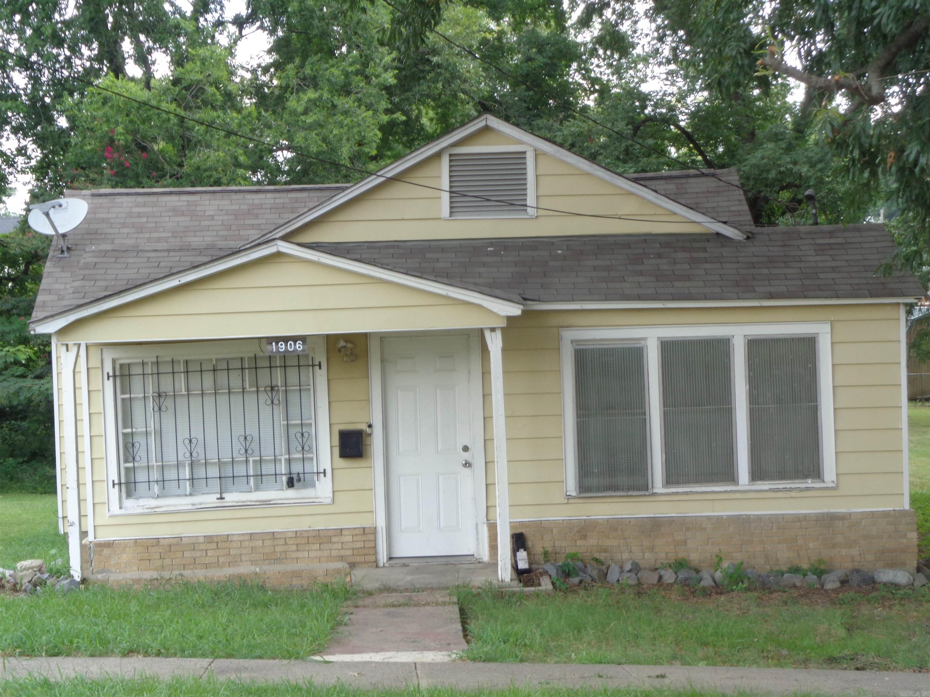 1906 E Capitol Avenue Property Photo 1