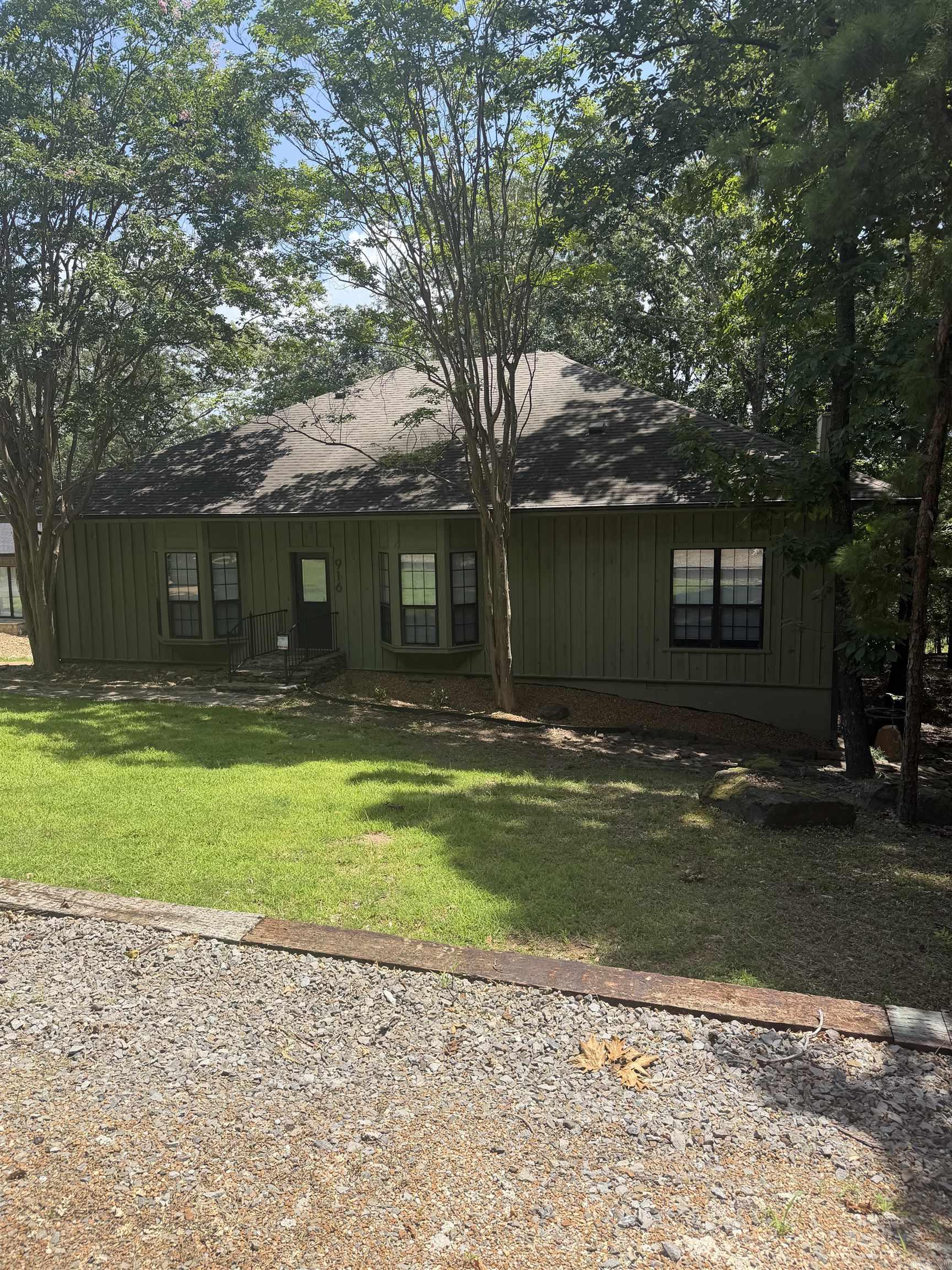 916 Sugar Maple Drive Property Photo 1