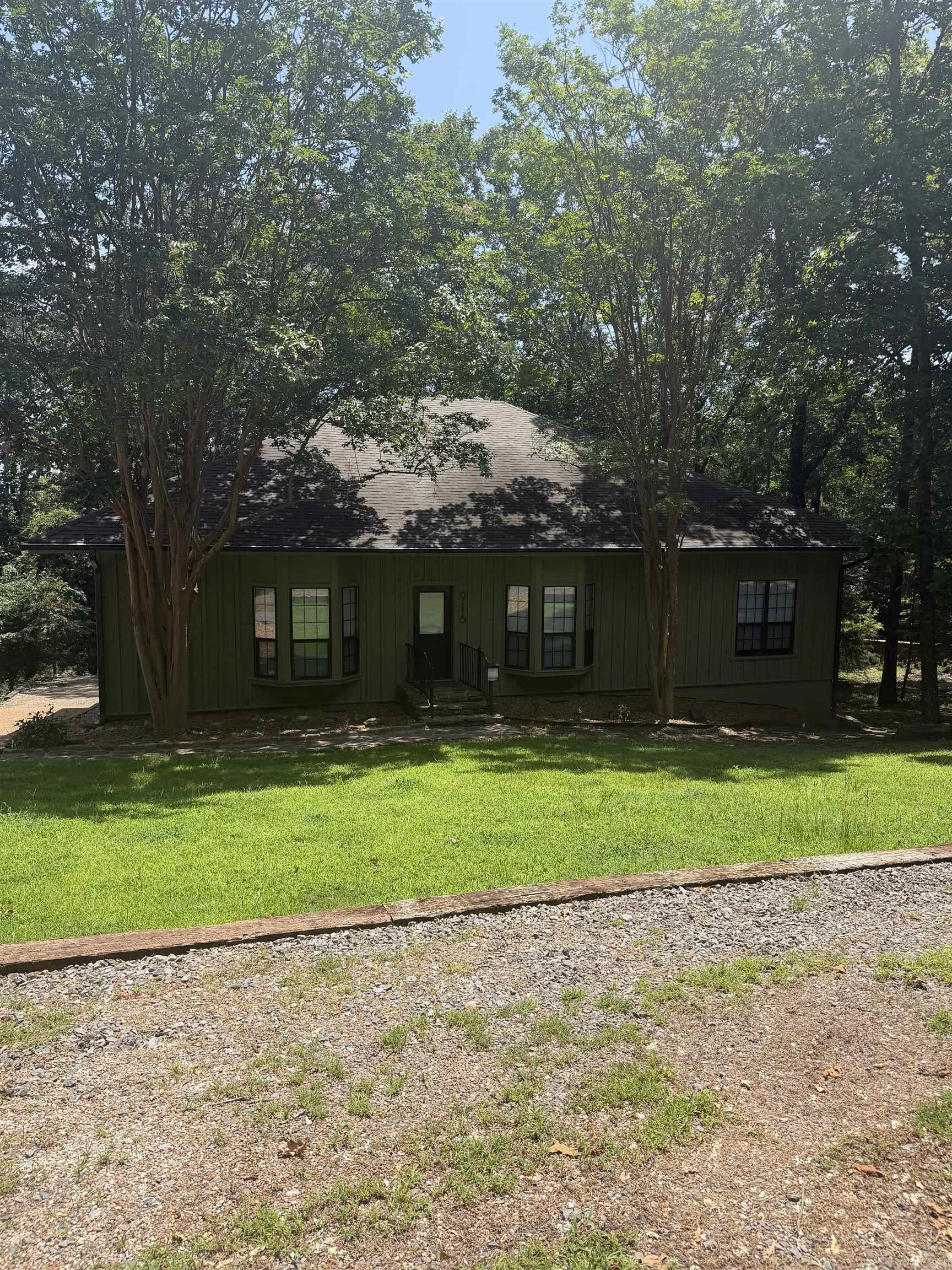 916 Sugar Maple Drive Property Photo 2