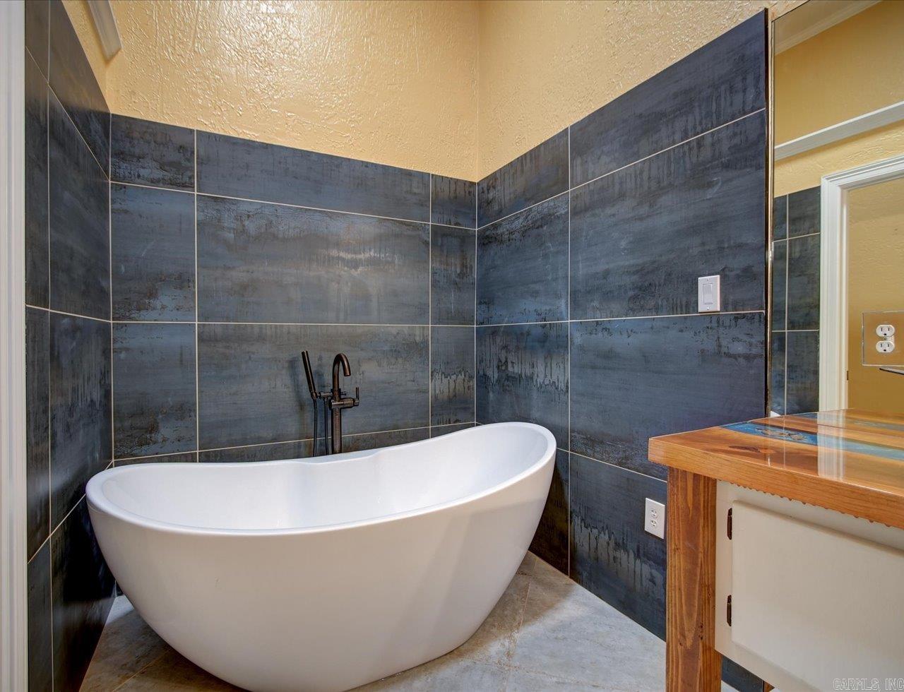 121 Exchange Street Property Photo 44