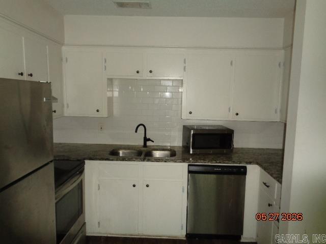 6005 Nicole Drive Property Photo 6