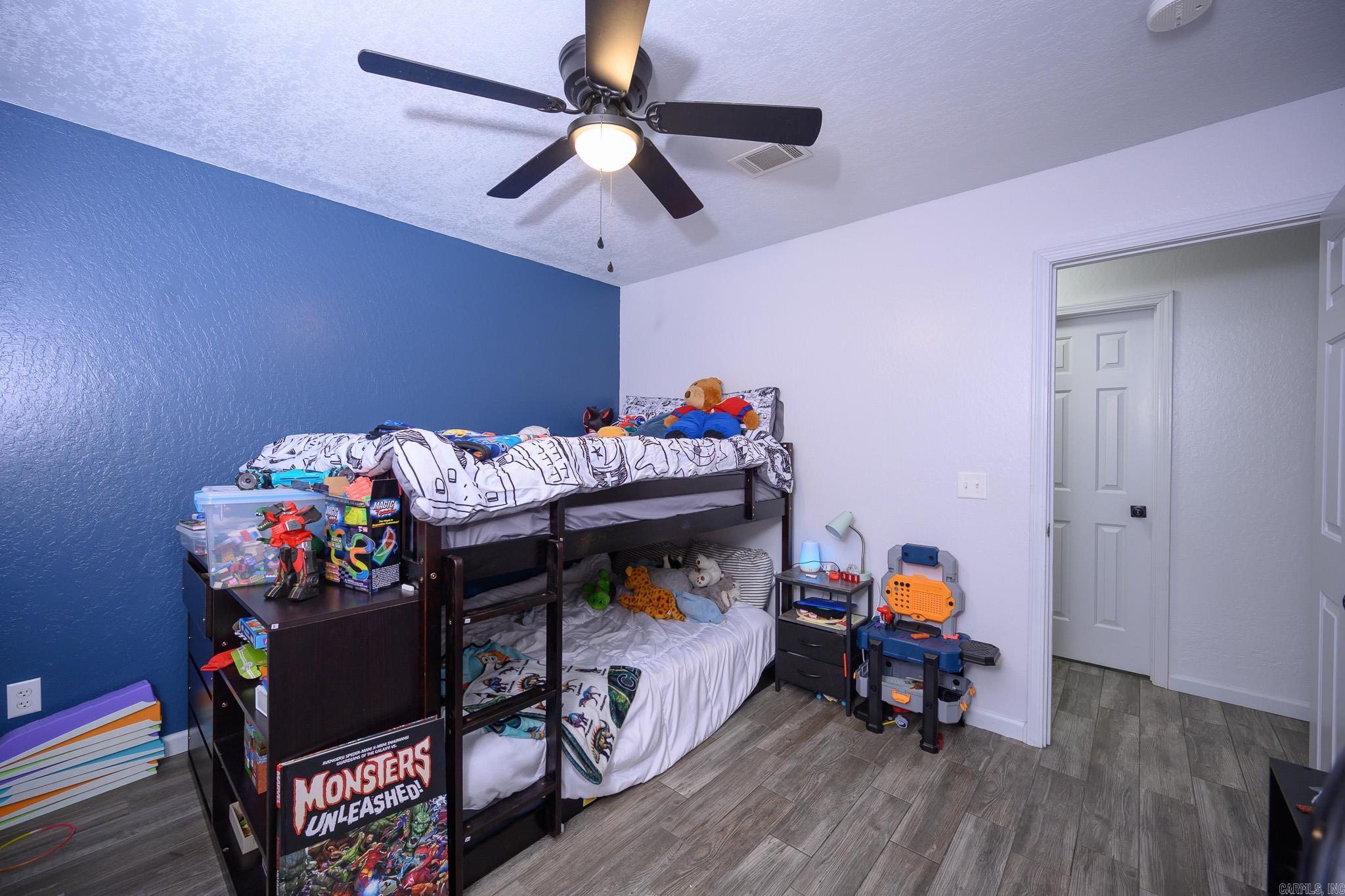 1700 Valley View Dr Property Photo 7