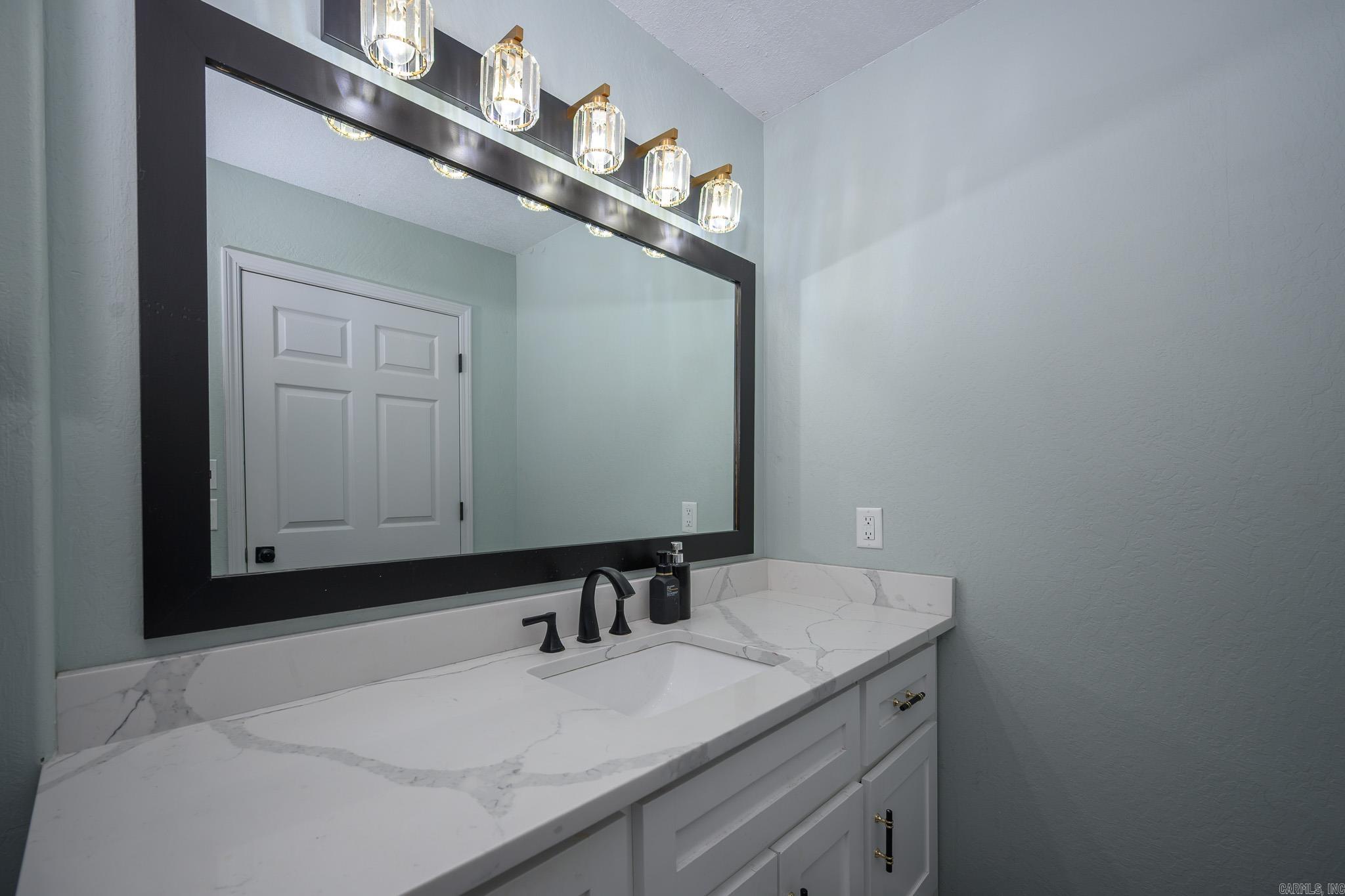 1700 Valley View Dr Property Photo 11