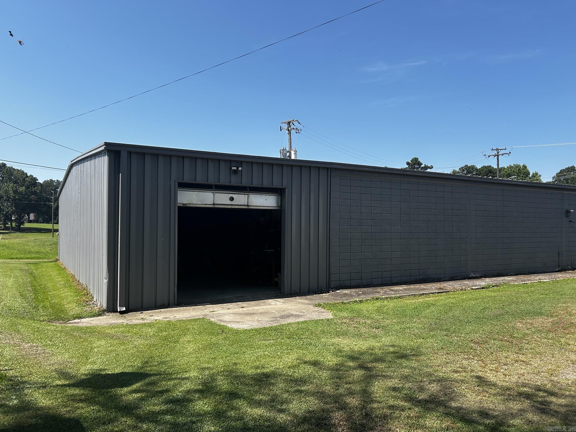 1805 S Highway 161 Property Photo 18
