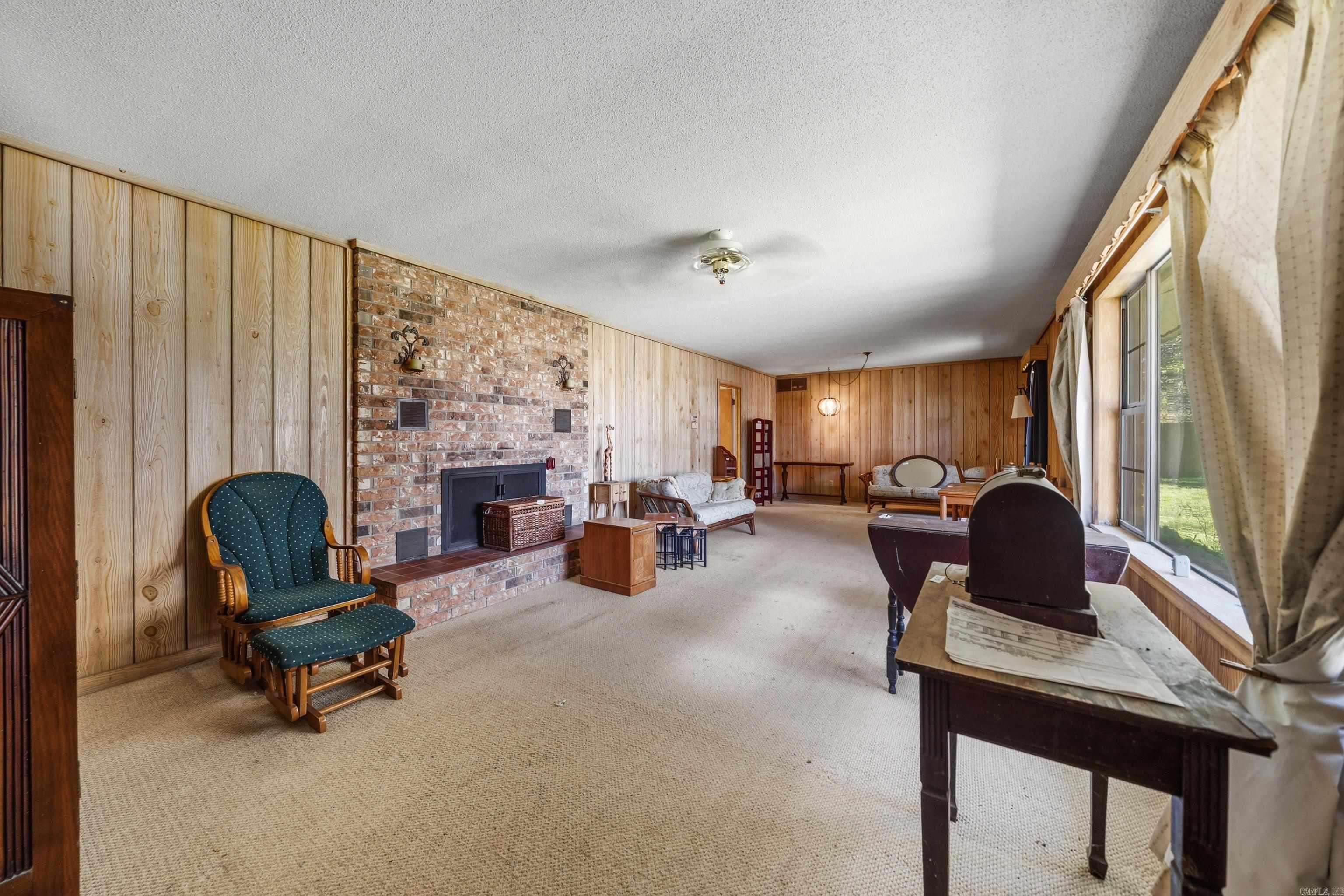 225 Watkins Property Photo 8