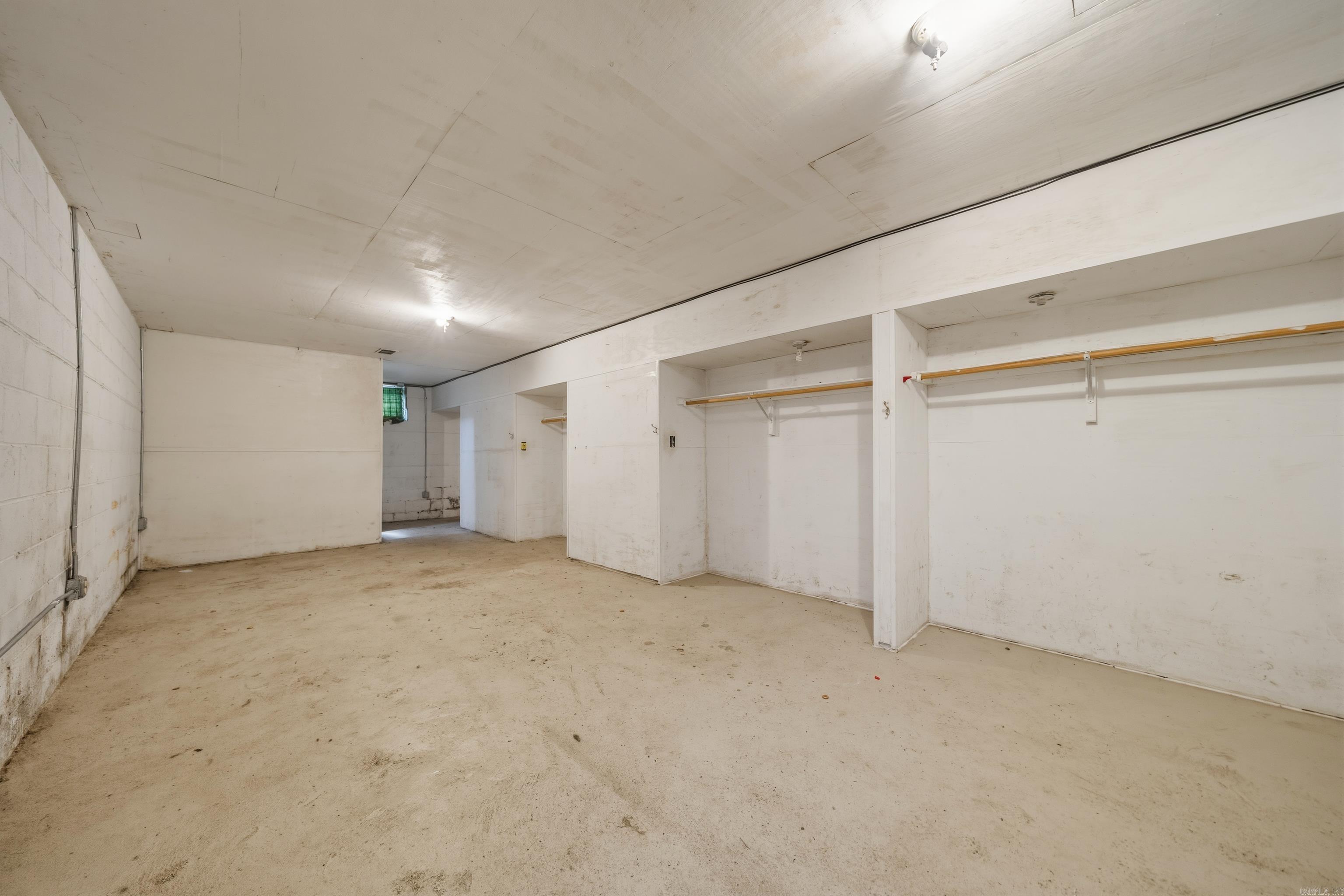 225 Watkins Property Photo 38