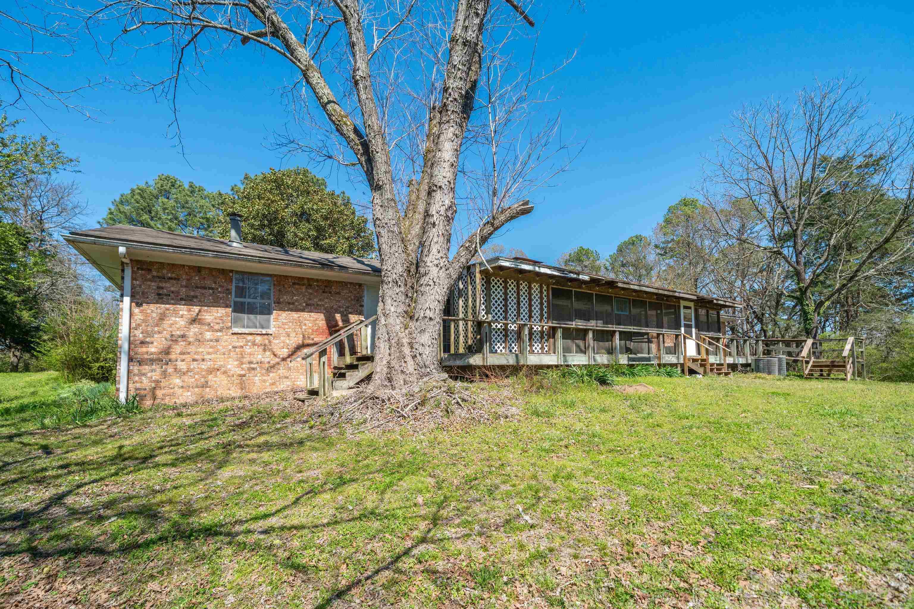 225 Watkins Property Photo 44