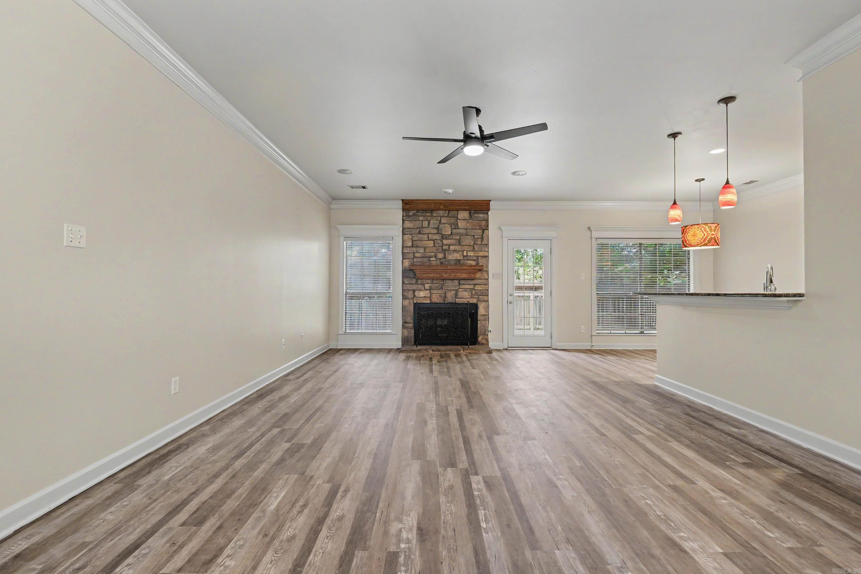 15420 Taylor Loop Property Photo 3
