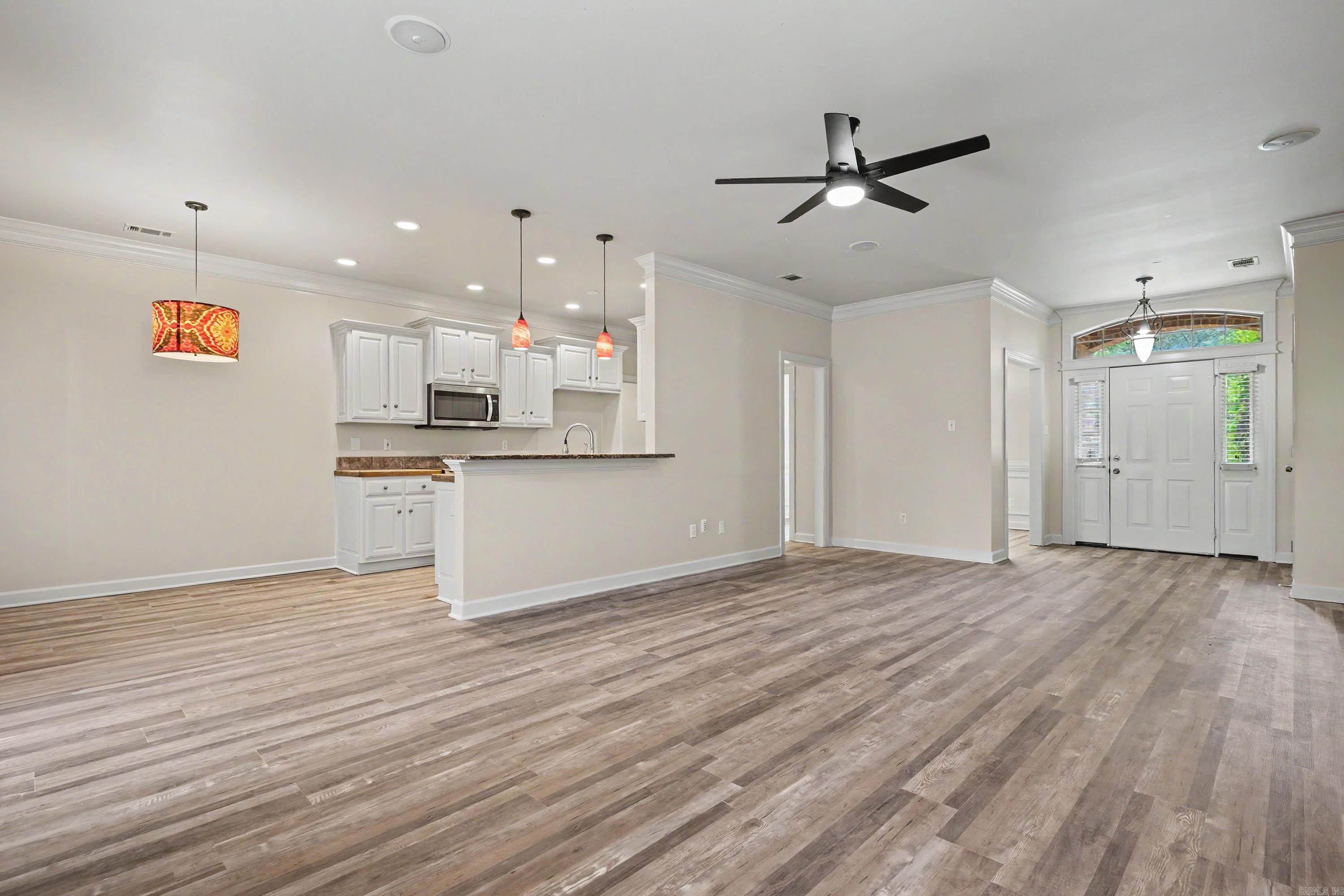 15420 Taylor Loop Property Photo 4