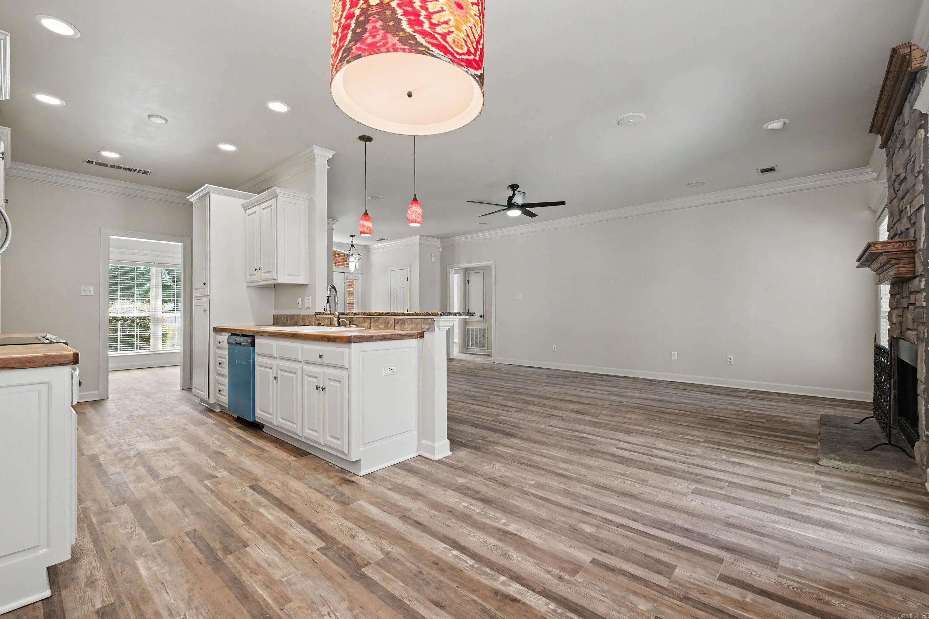 15420 Taylor Loop Property Photo 9