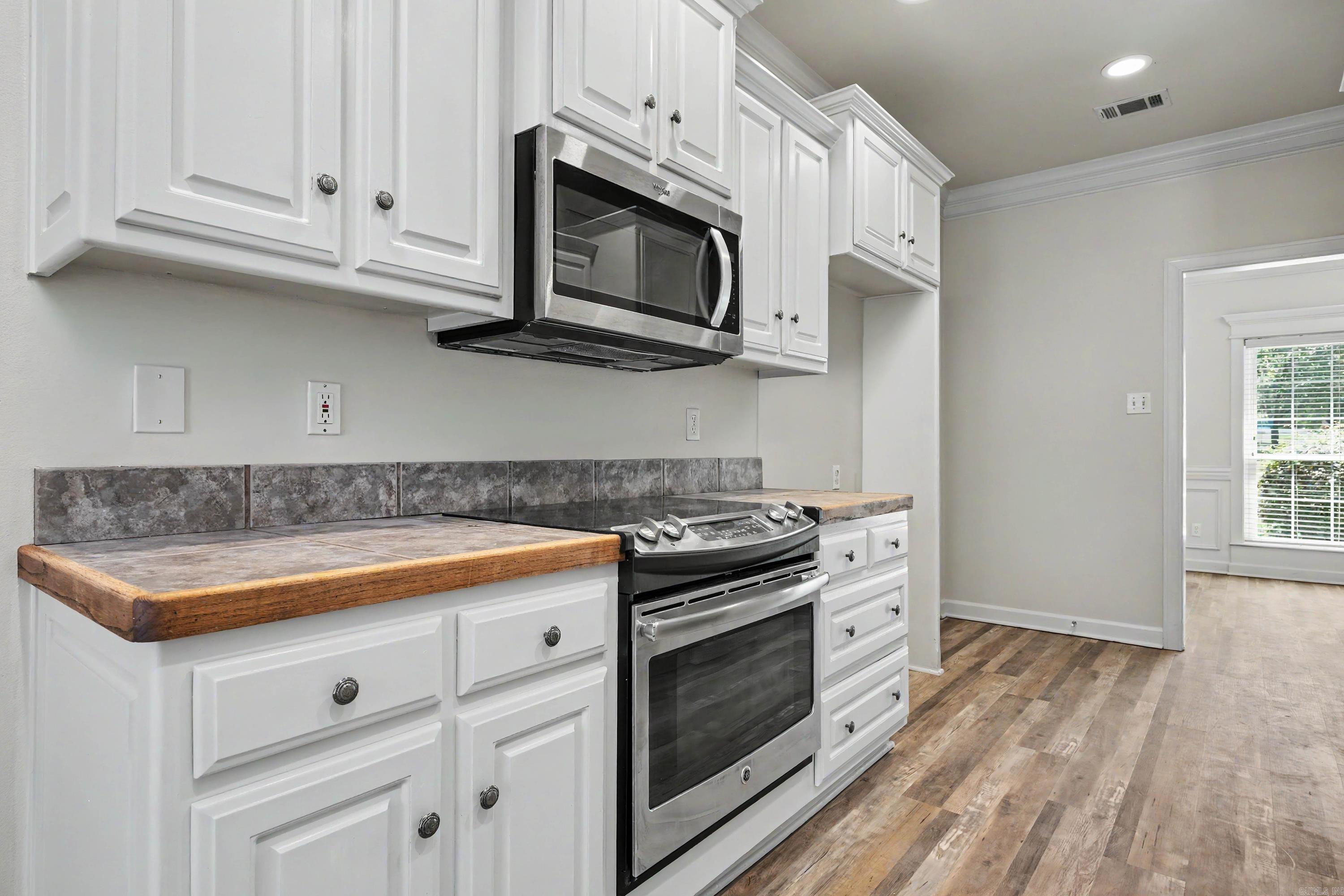 15420 Taylor Loop Property Photo 12