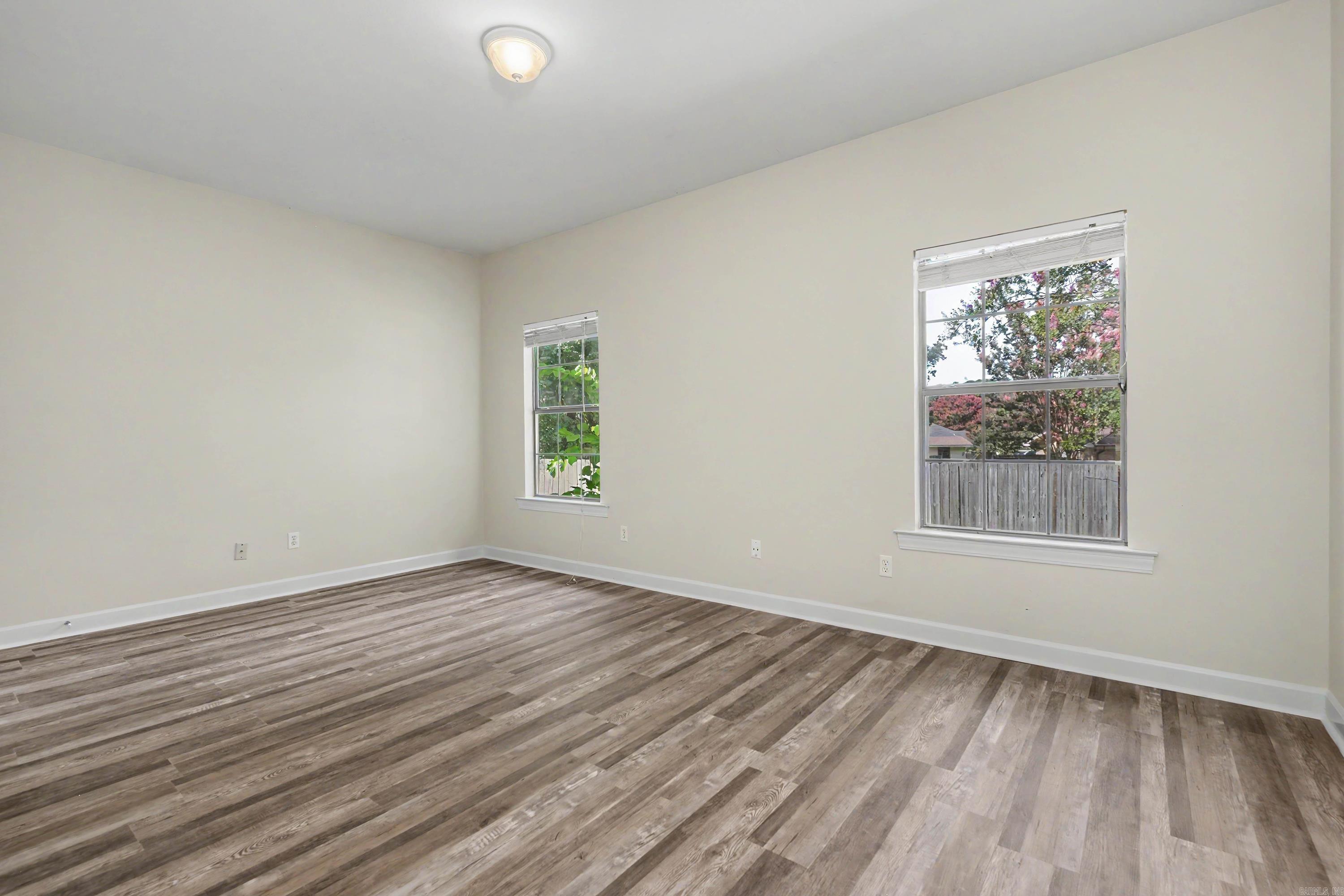15420 Taylor Loop Property Photo 25