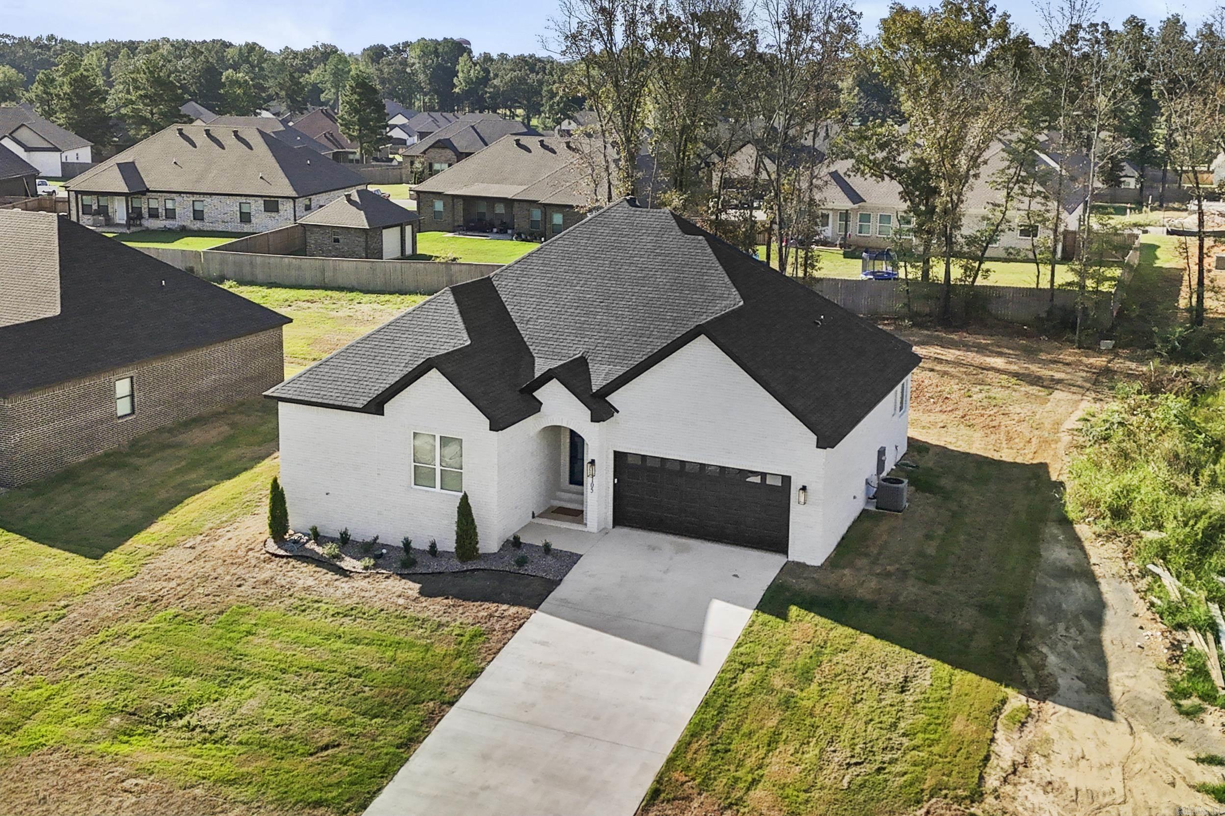 105 Michael Drive Property Photo 3