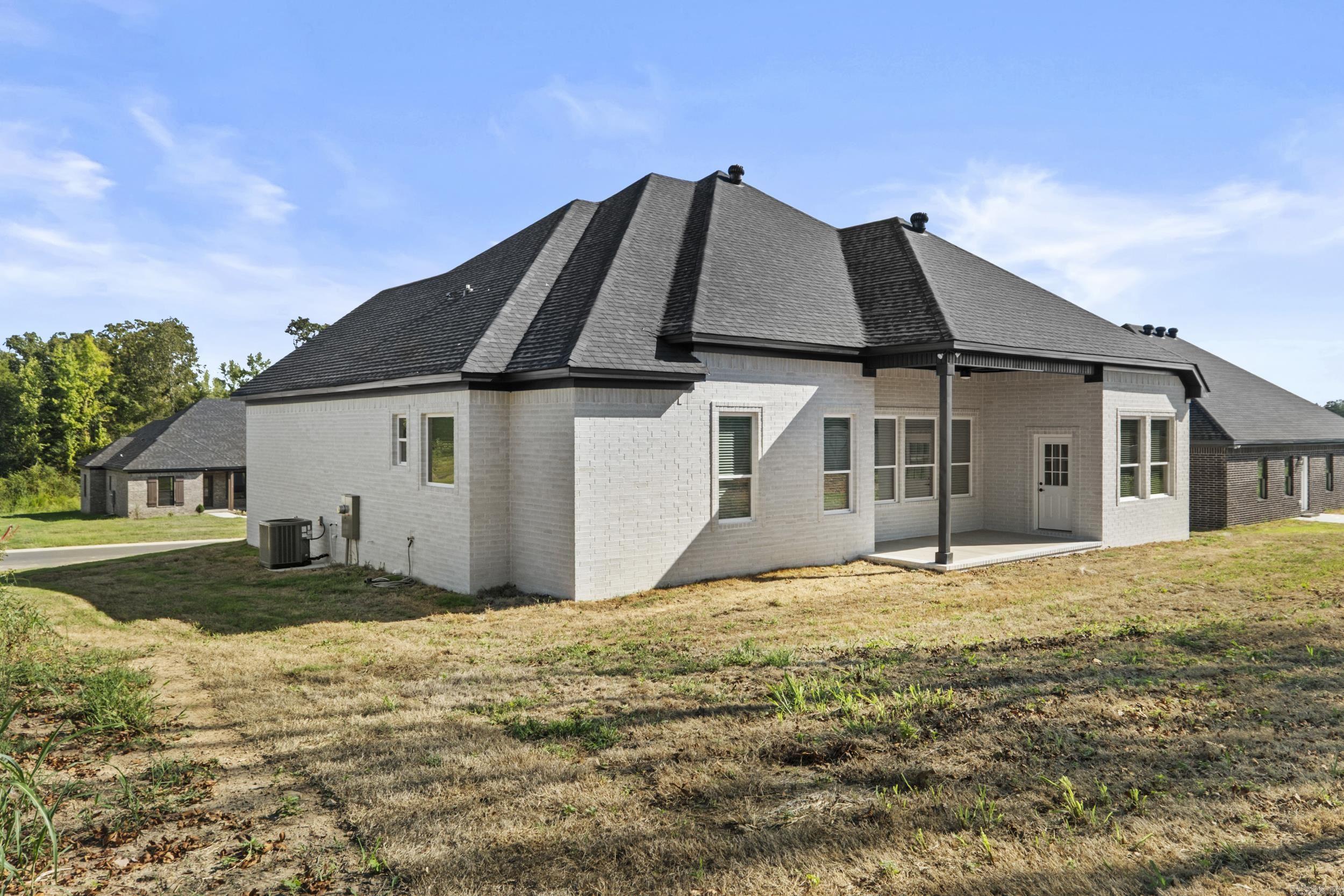 105 Michael Drive Property Photo 4