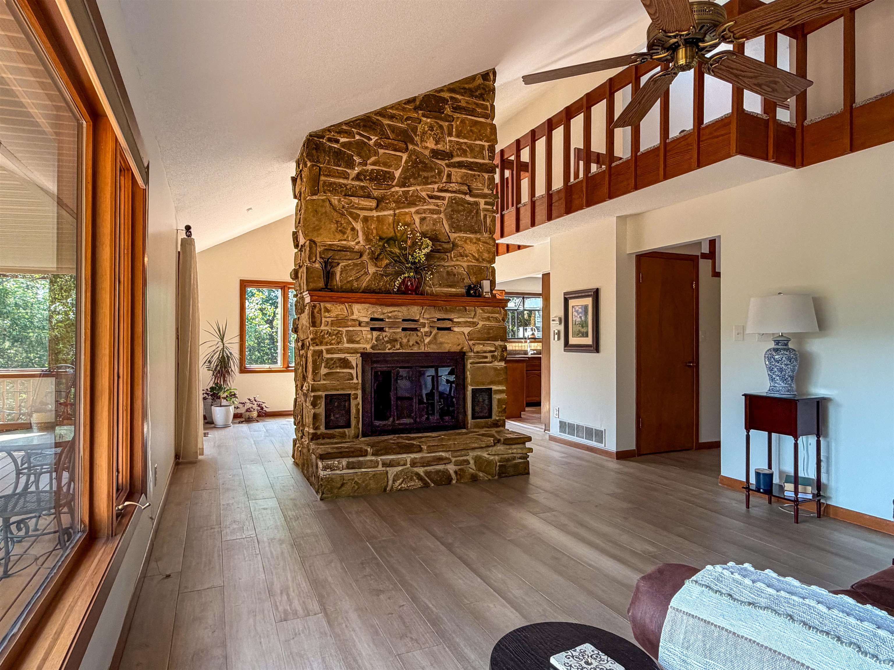 74 Isleta Drive Property Photo 4