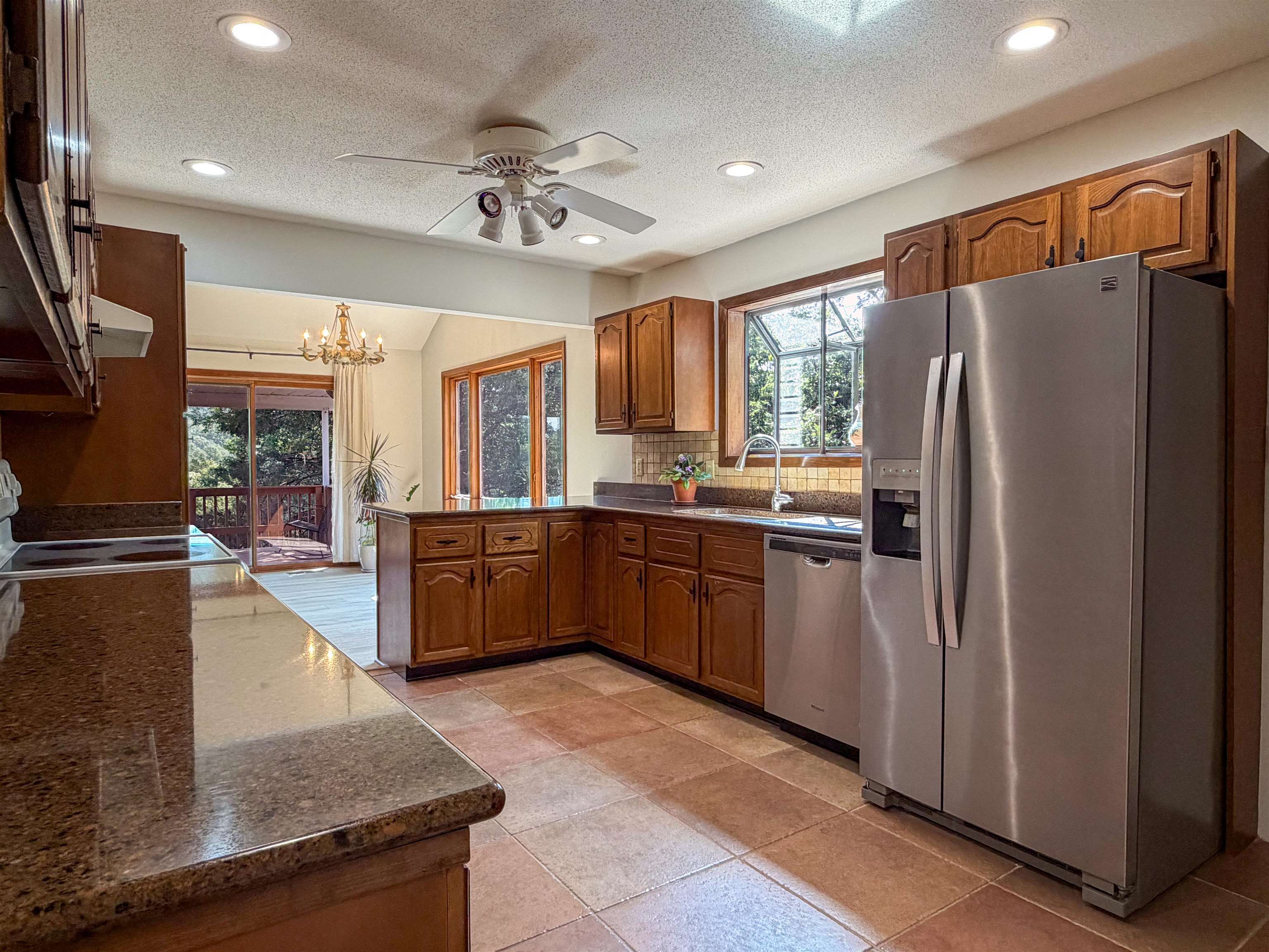 74 Isleta Drive Property Photo 7