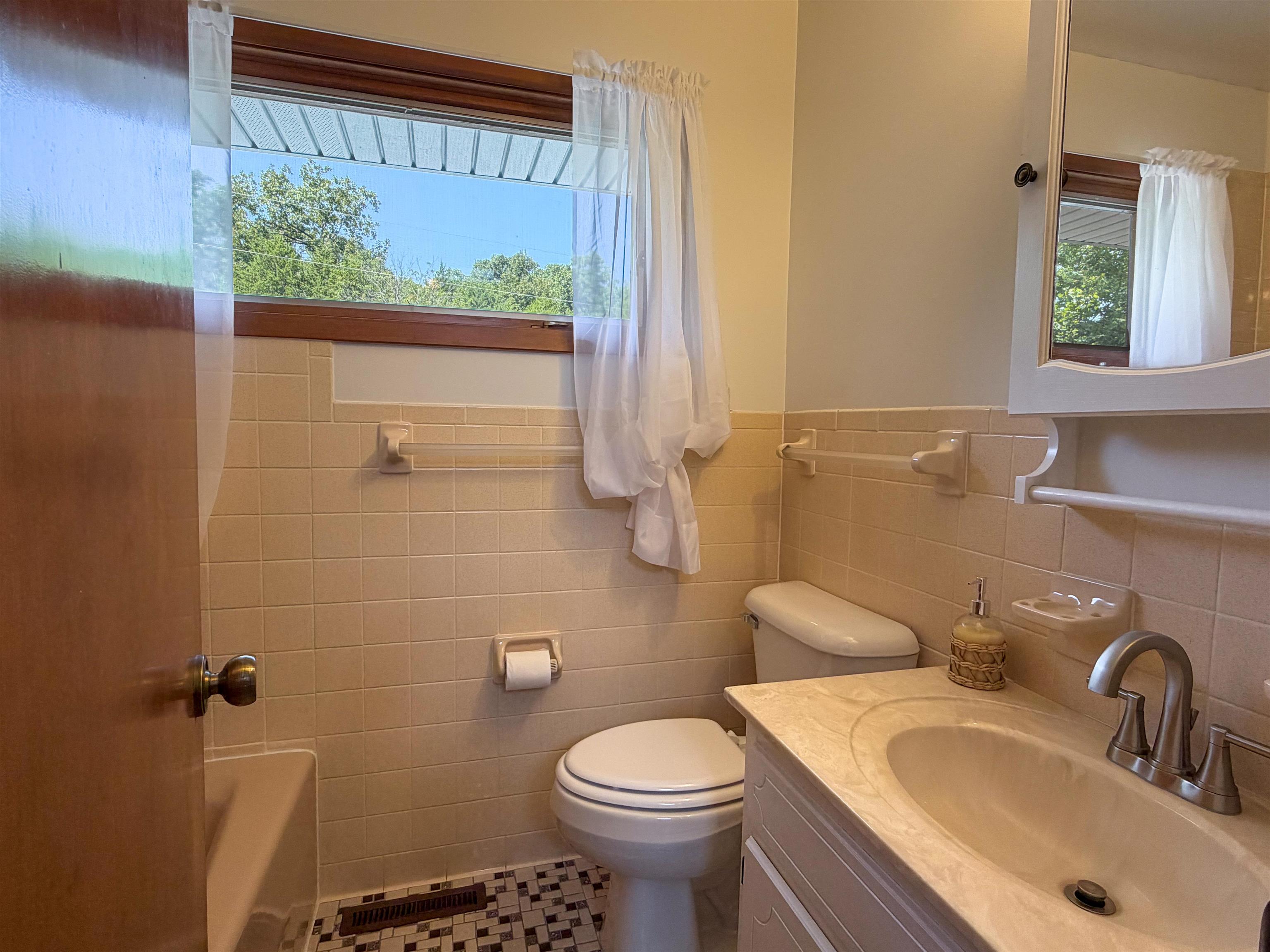 74 Isleta Drive Property Photo 25