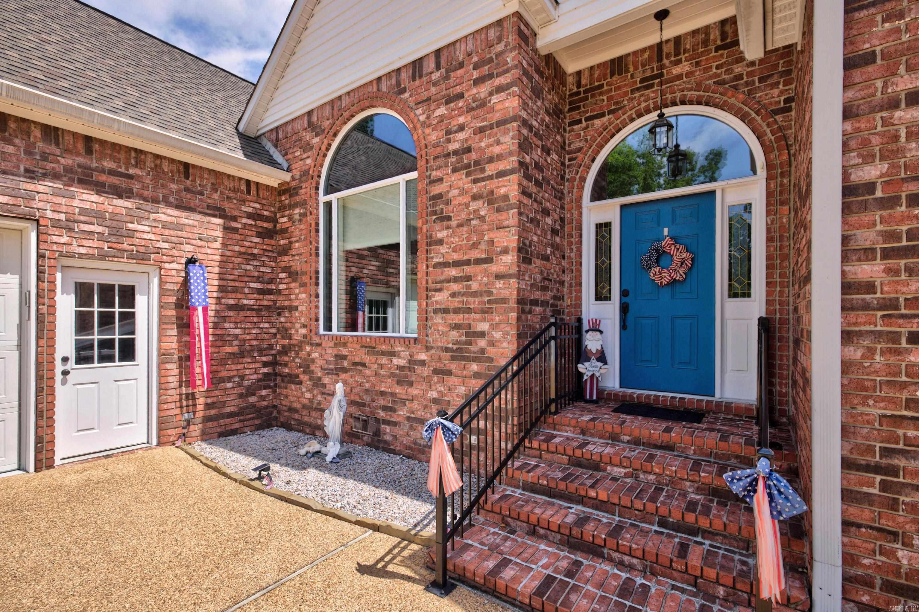 32 Sanchez Way Property Photo 2