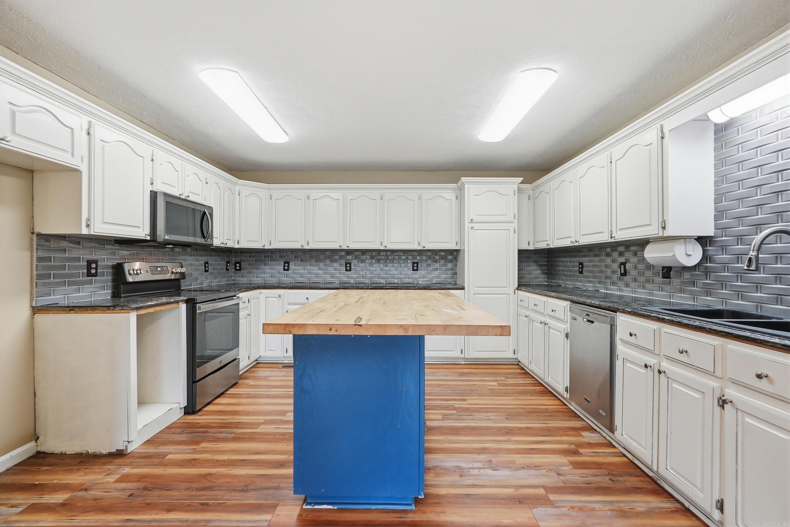 36 Par Court Property Photo 23
