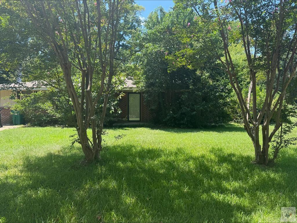 4003 Wood St Property Photo 1