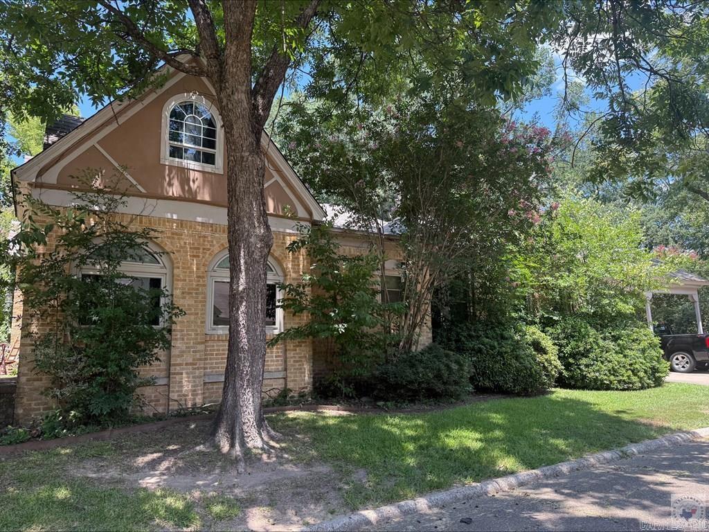 2602 Pine St Property Photo 2