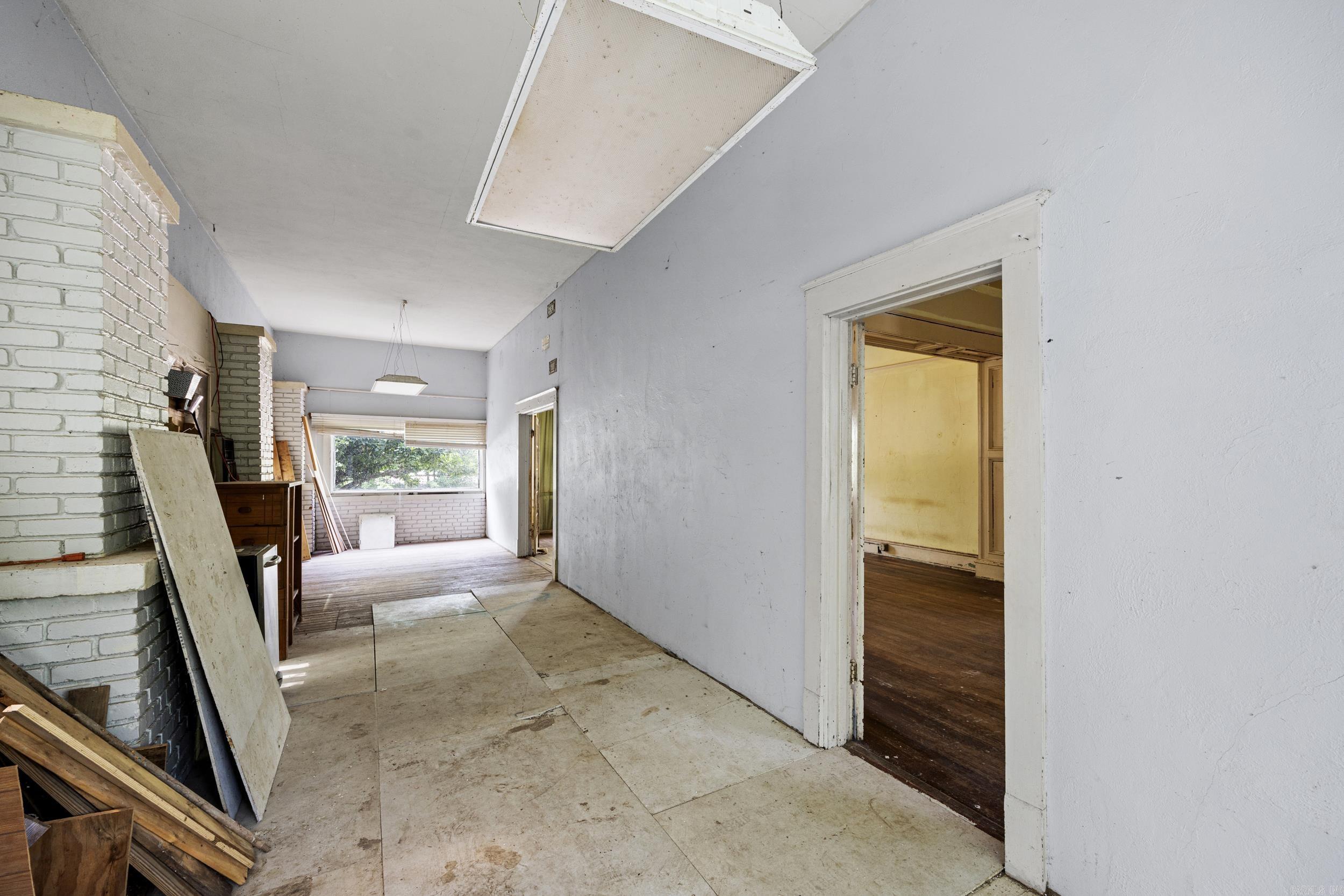 308 W Main Street Property Photo 8