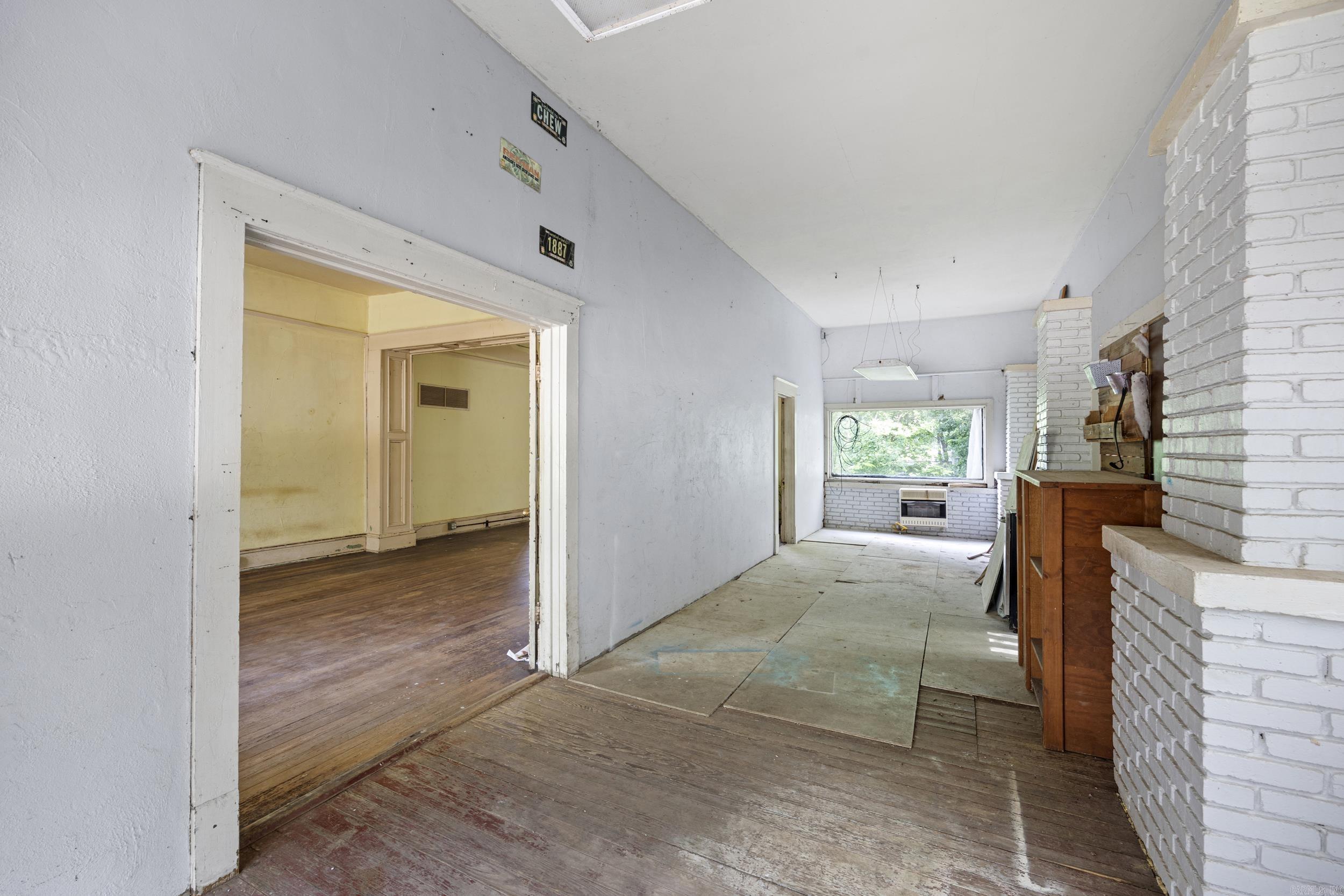 308 W Main Street Property Photo 9