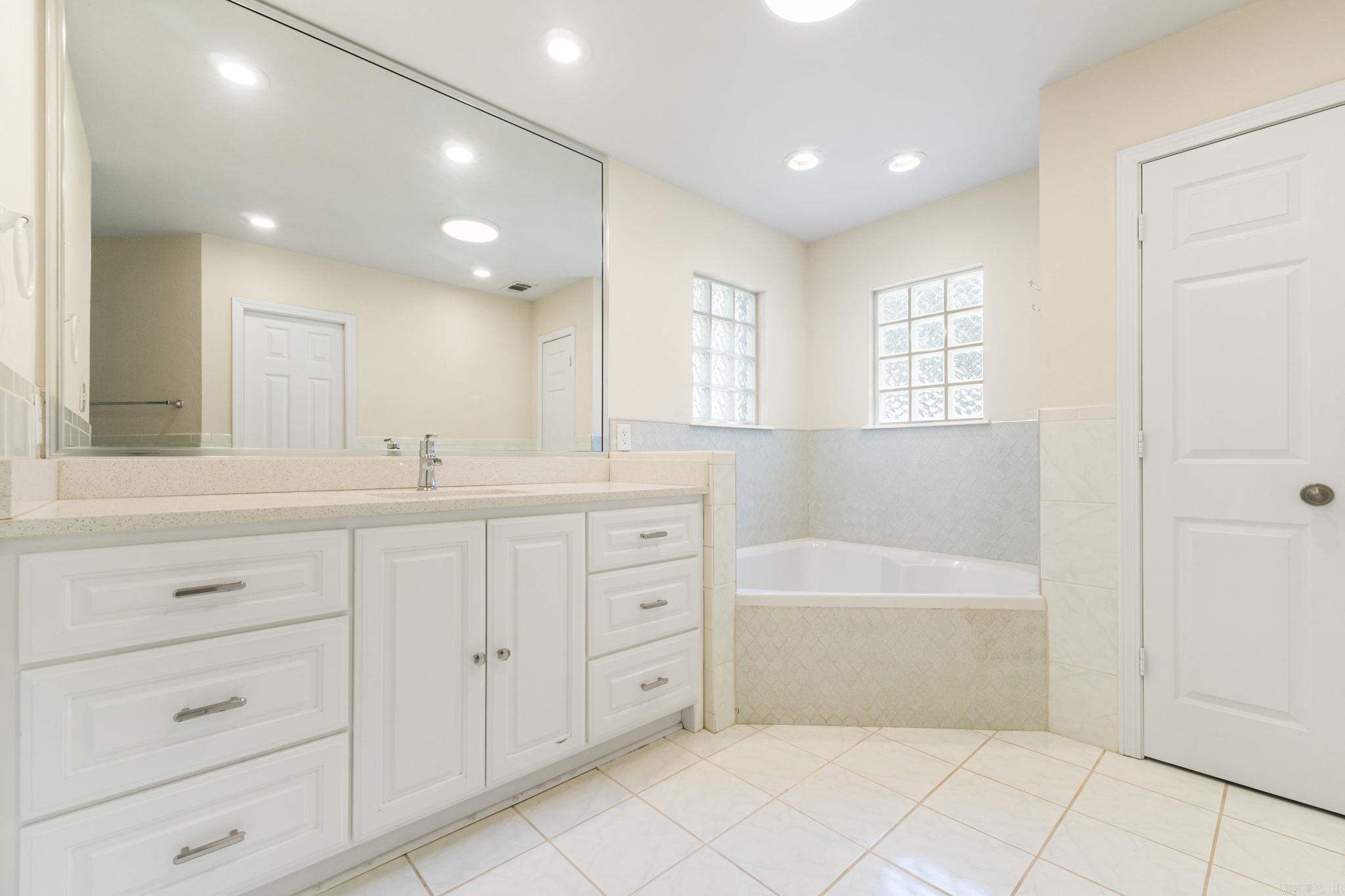 604 Innsbrooke Cove Property Photo 26