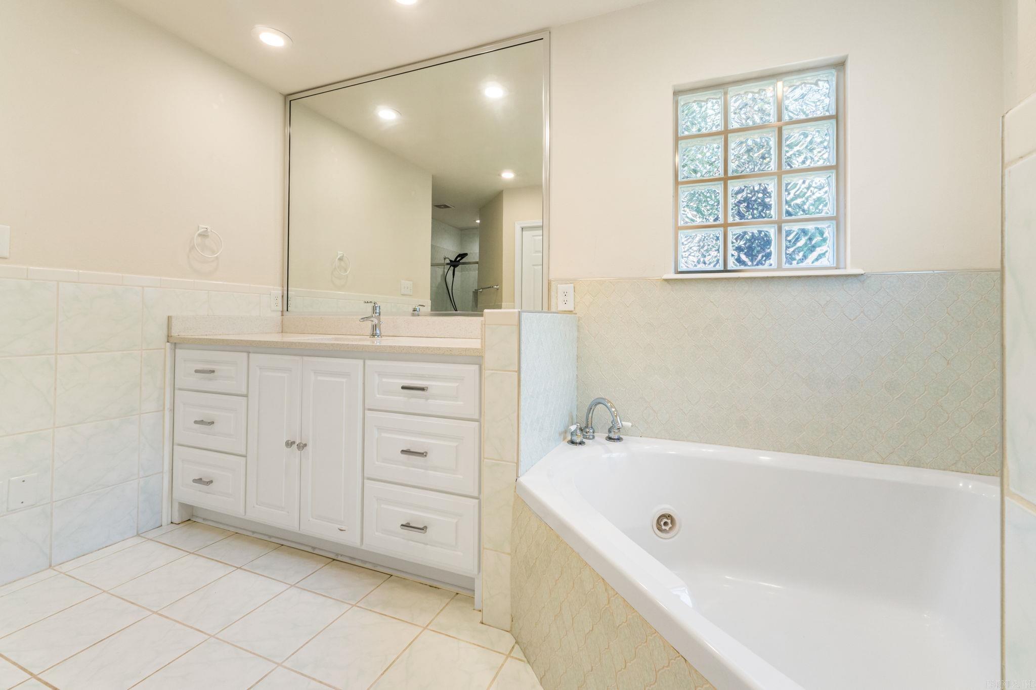 604 Innsbrooke Cove Property Photo 27