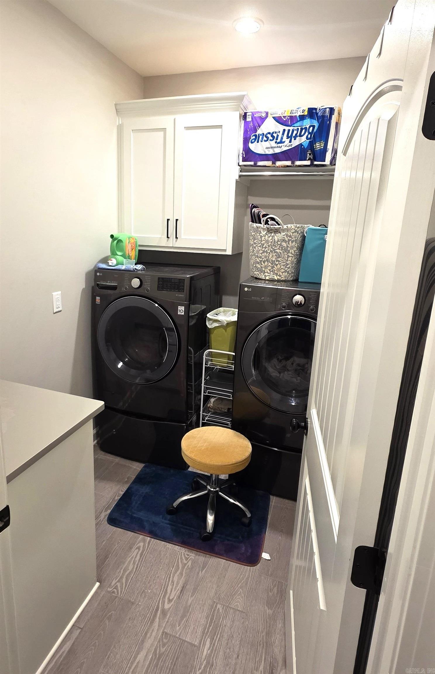 2809 Whisker Way Property Photo 16