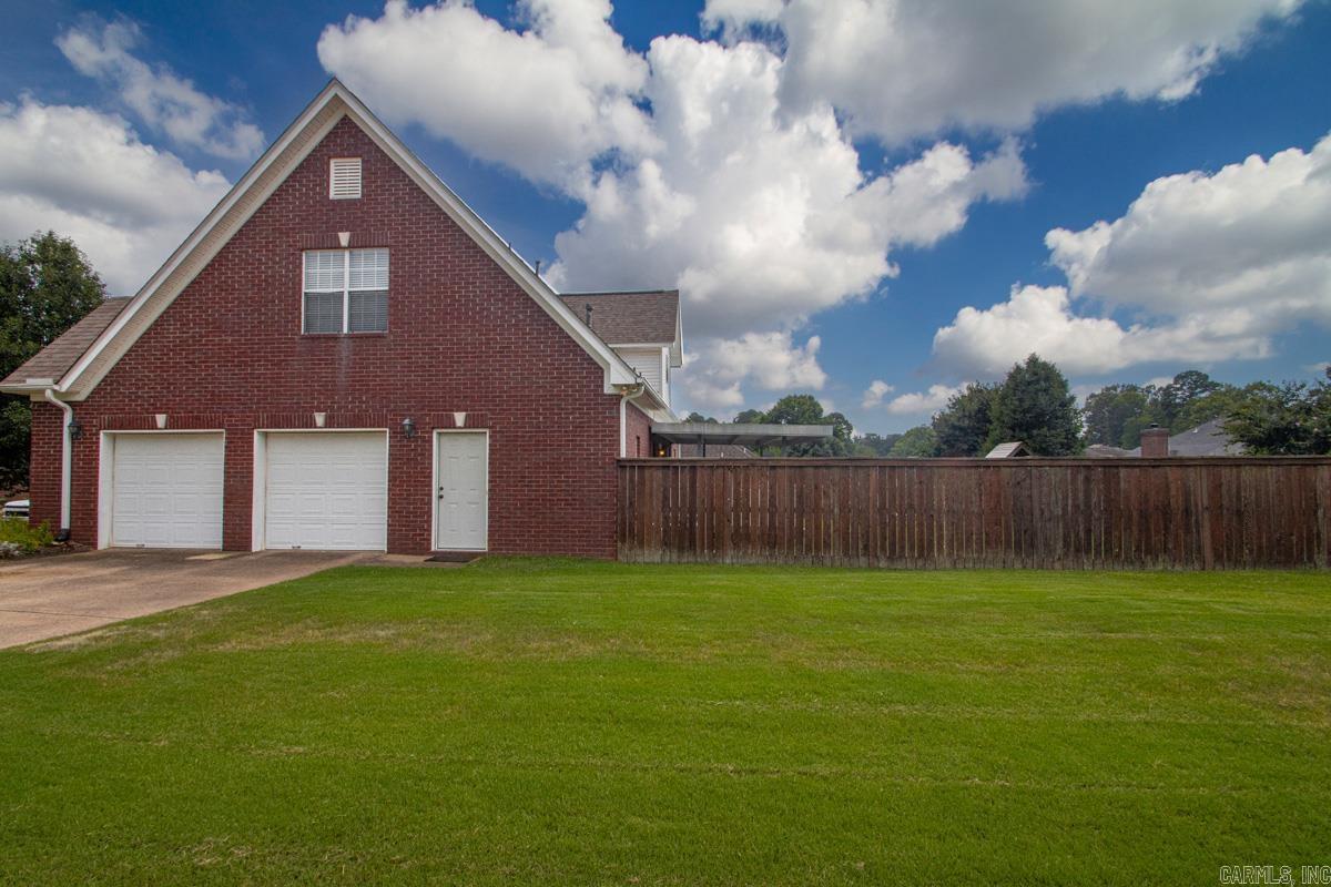 2305 Byron Drive Property Photo 4
