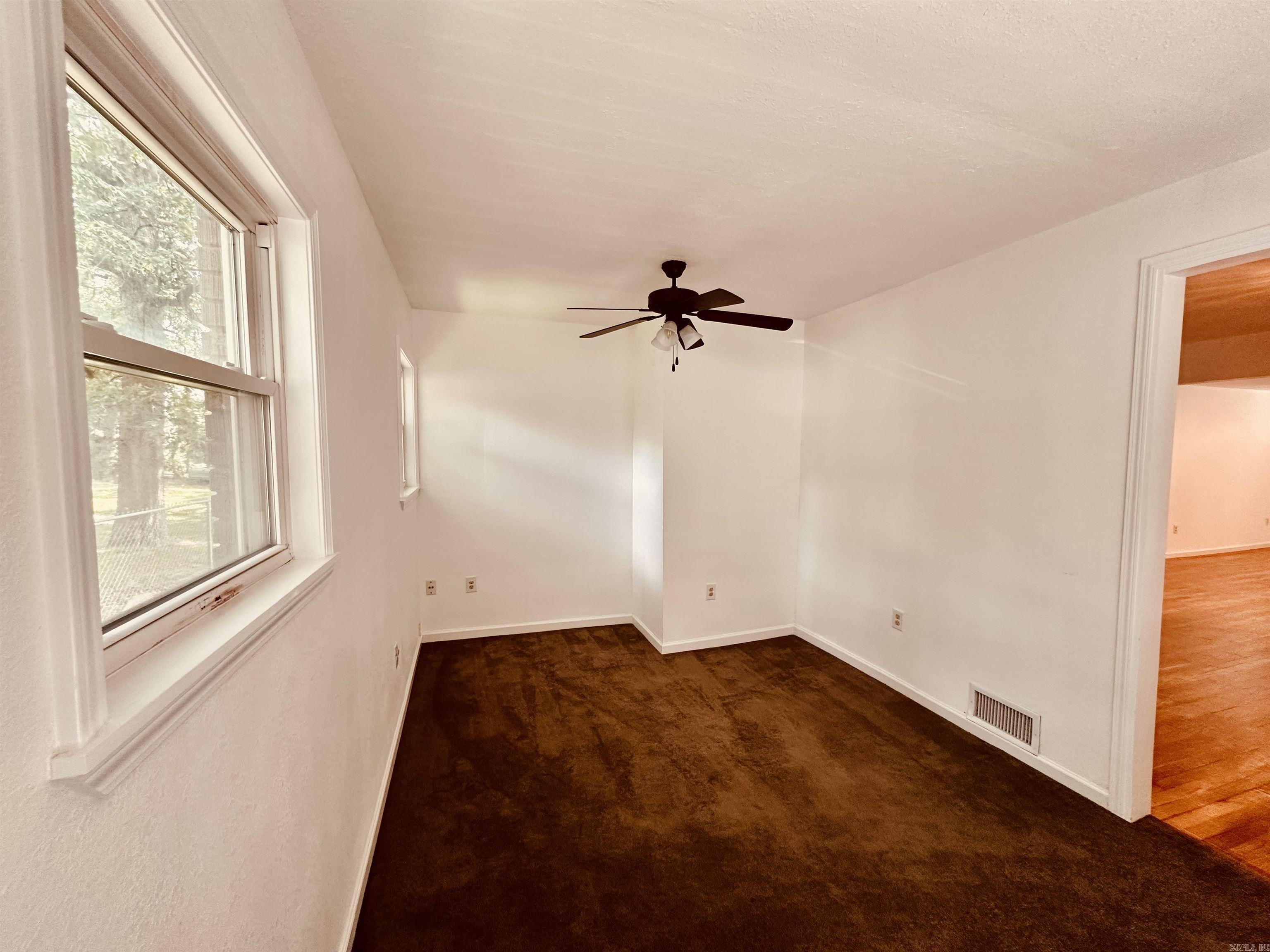 100 Forest Park Pl Property Photo 7