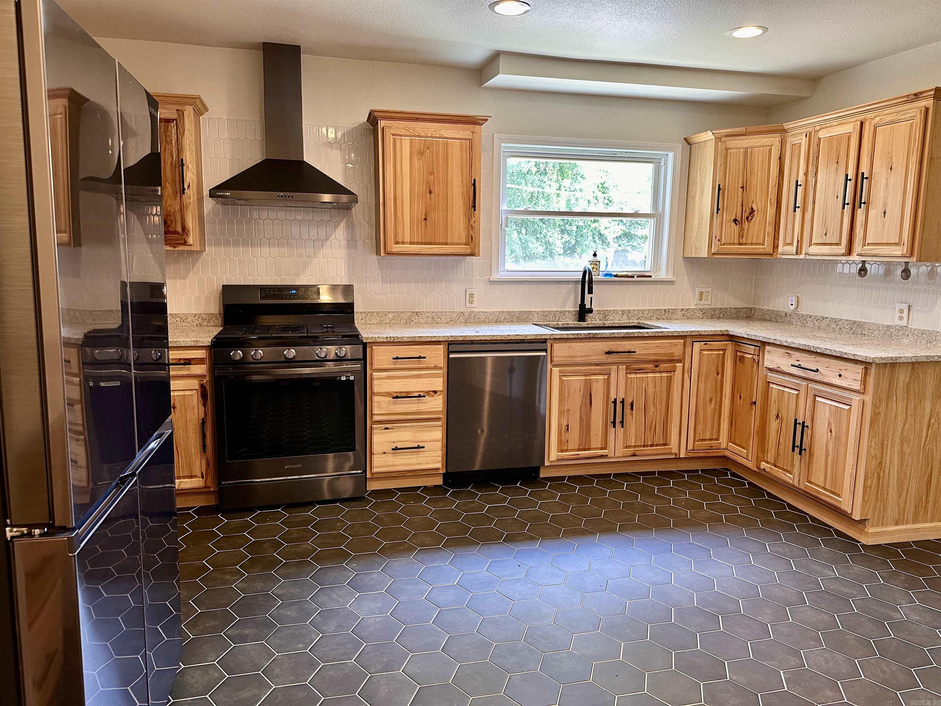 100 Forest Park Pl Property Photo 10