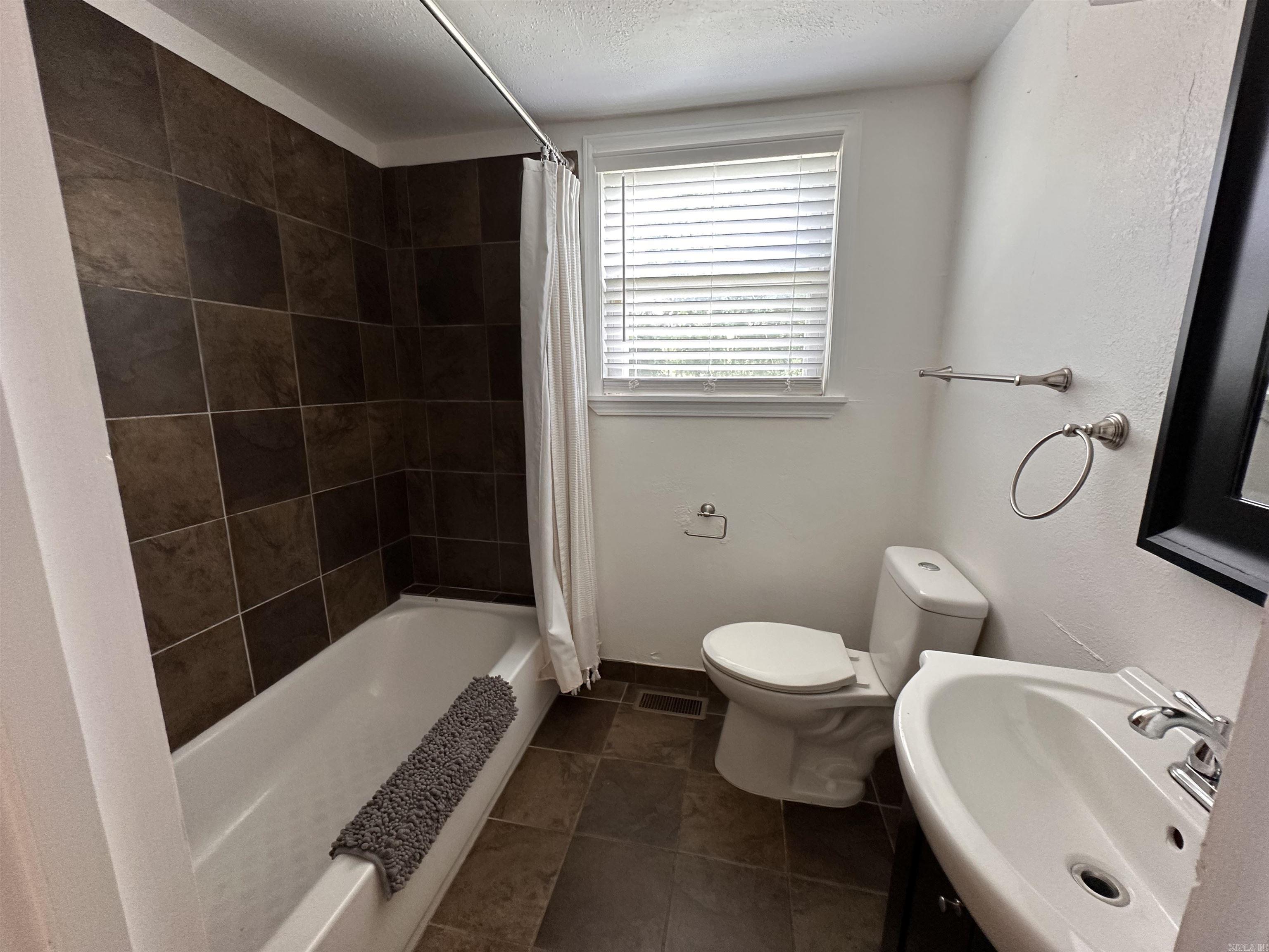 100 Forest Park Pl Property Photo 14