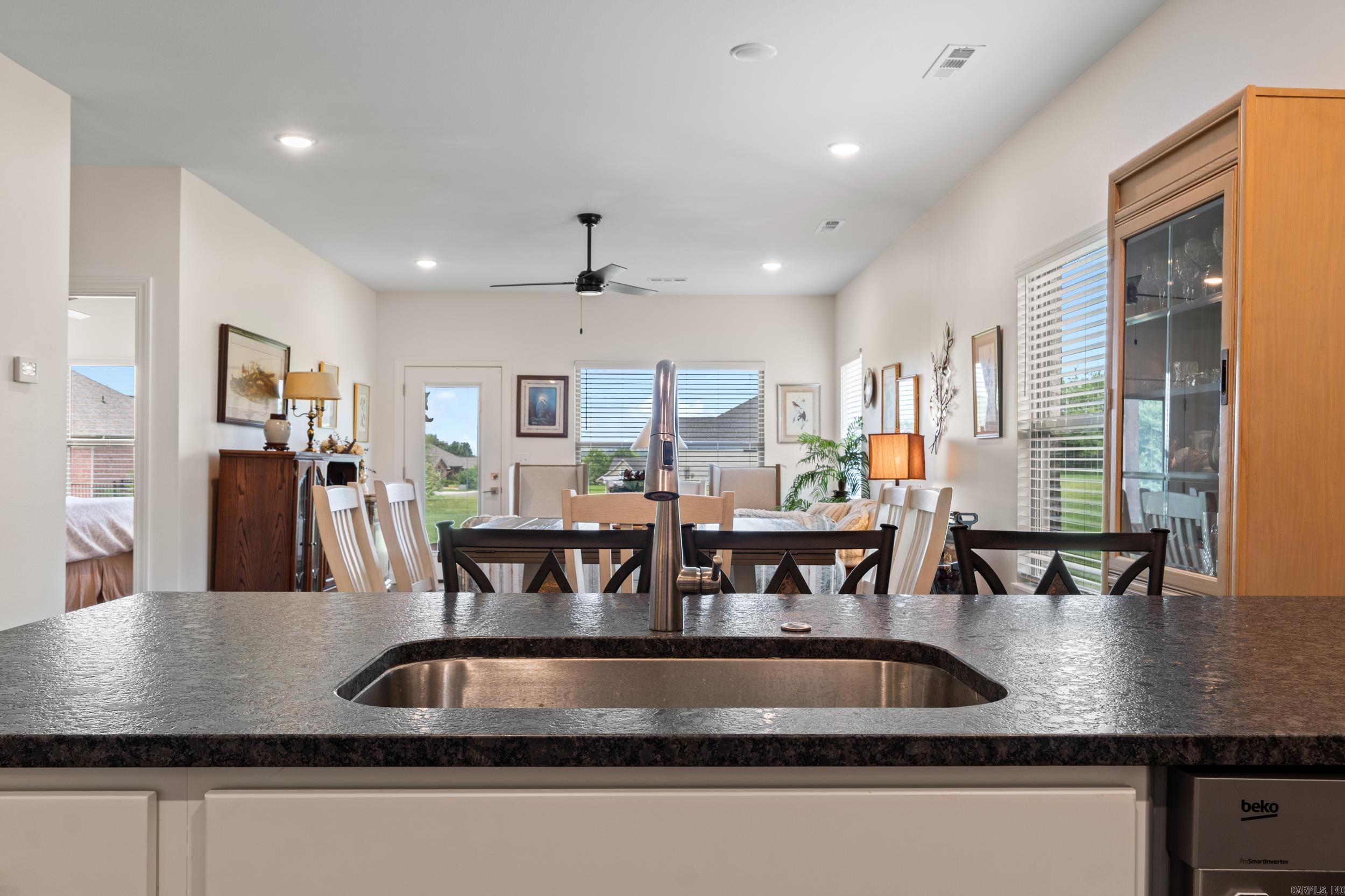348 Turnberry Court Property Photo 6