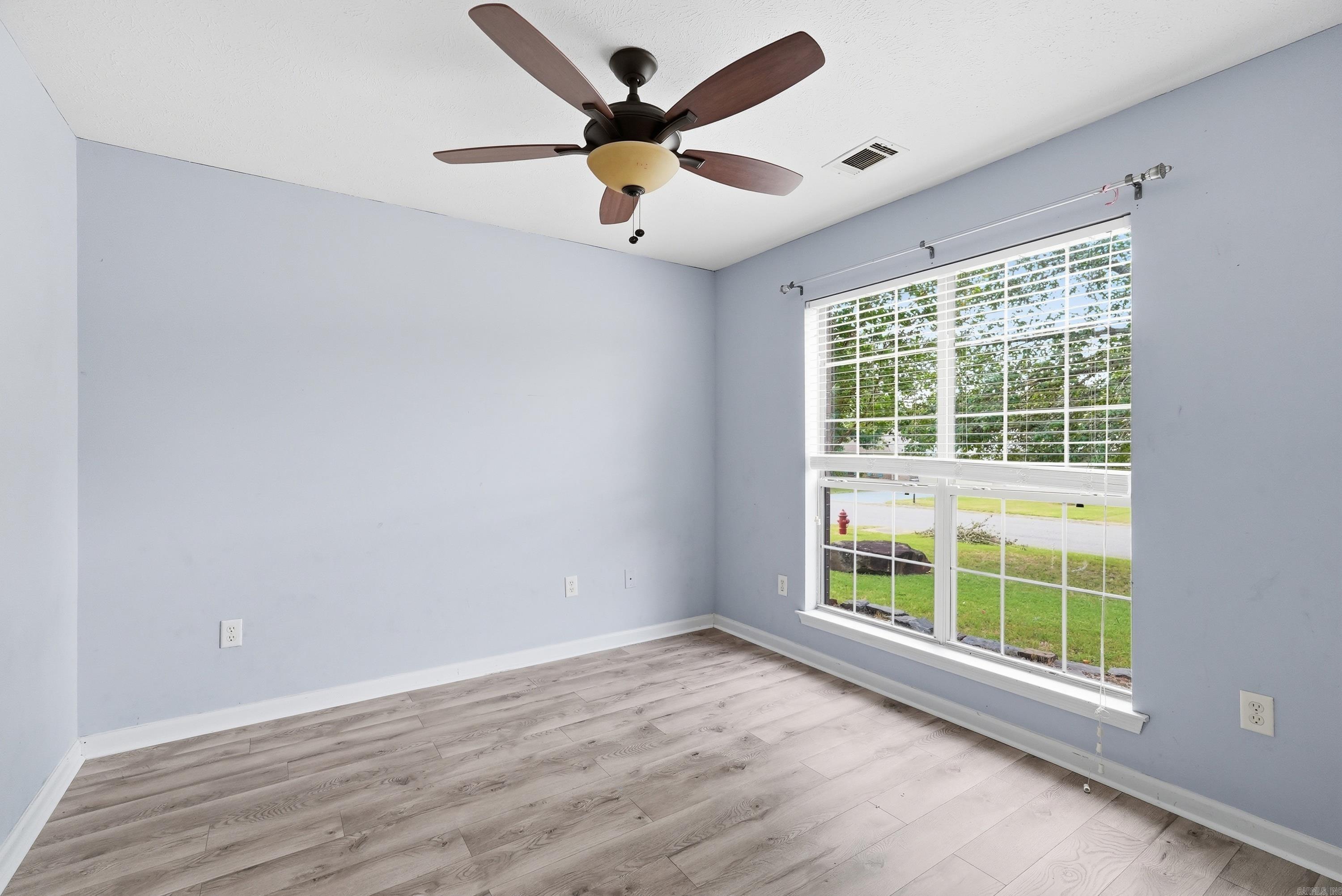 4510 Thompson Property Photo 3