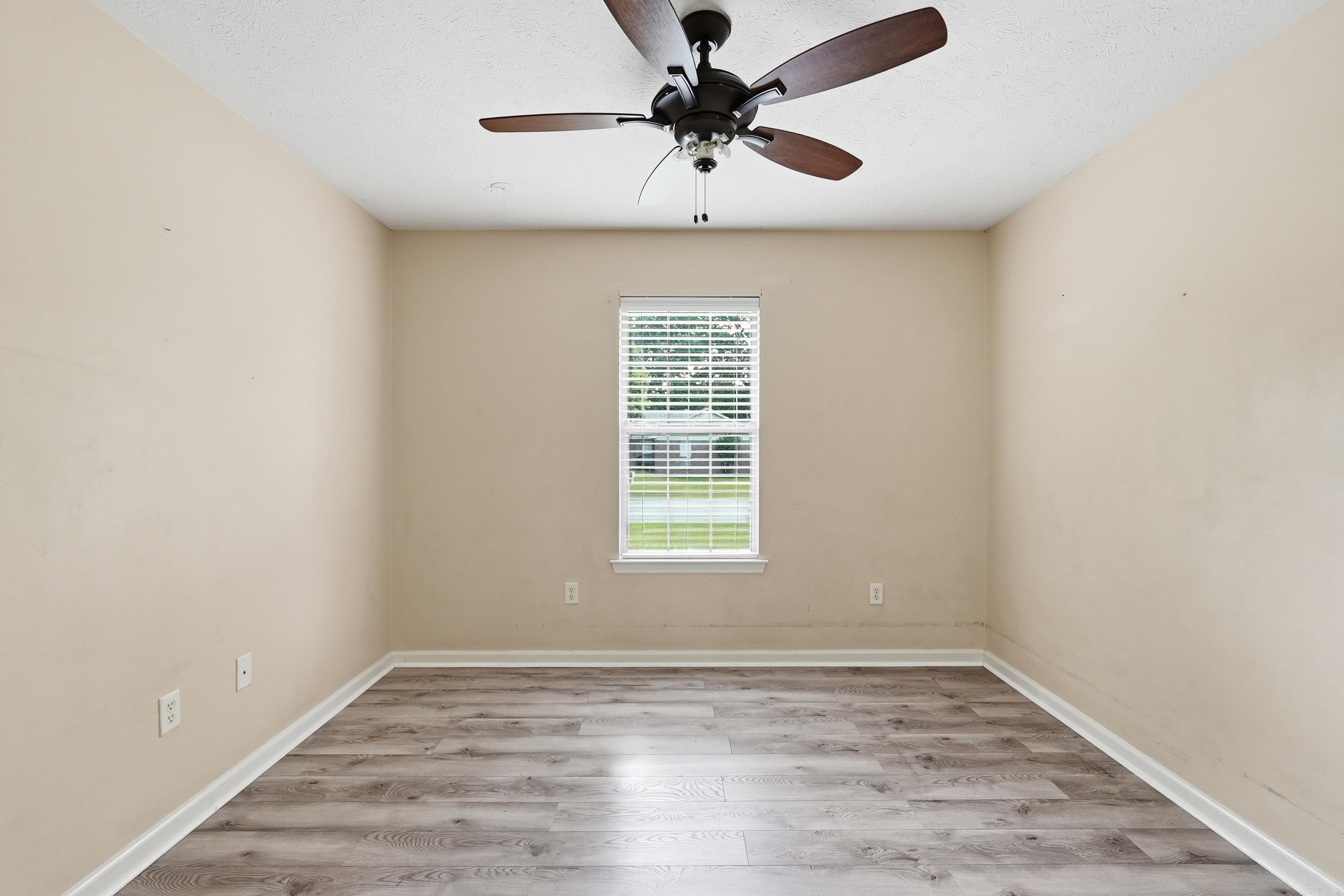 4510 Thompson Property Photo 7