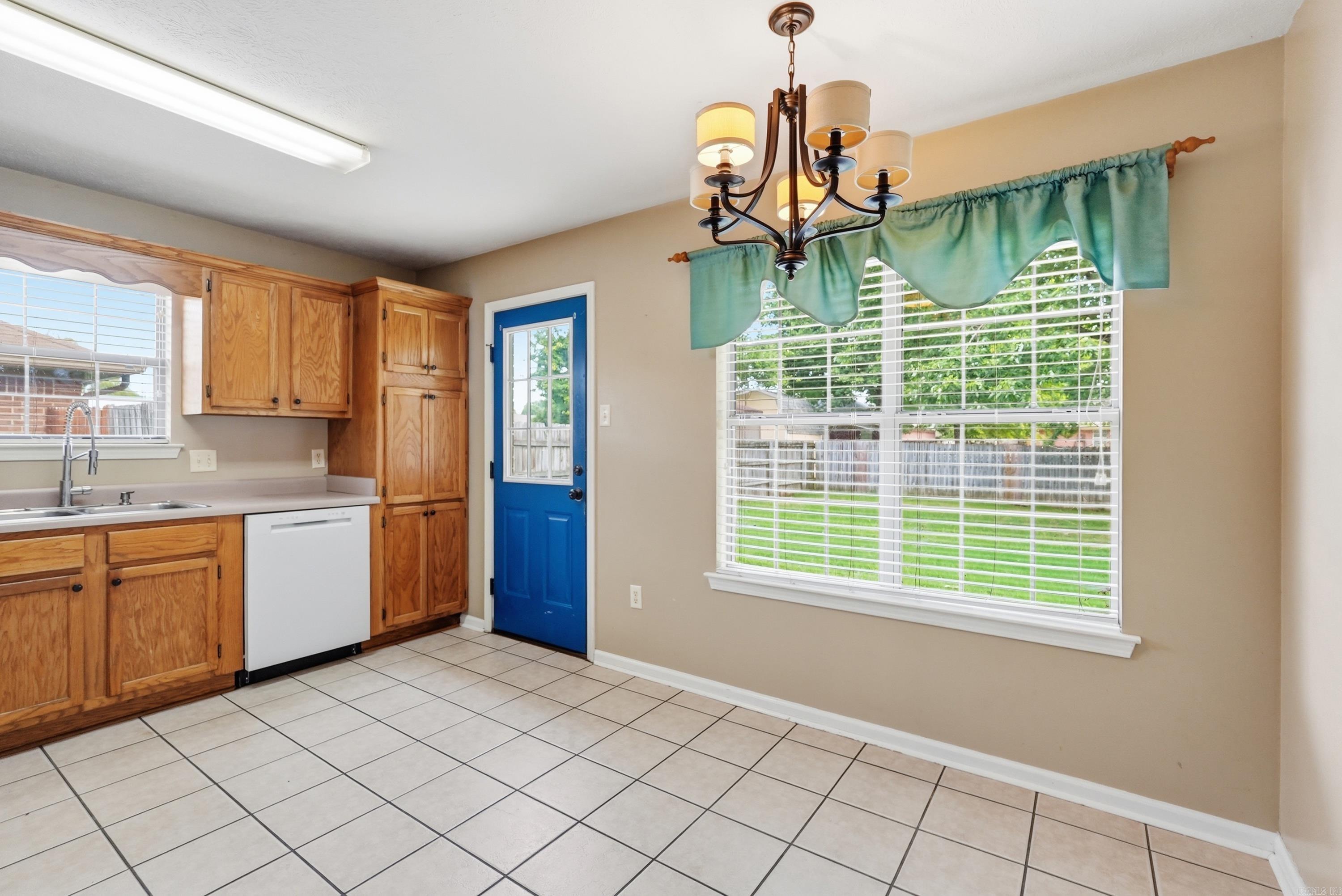 4510 Thompson Property Photo 11