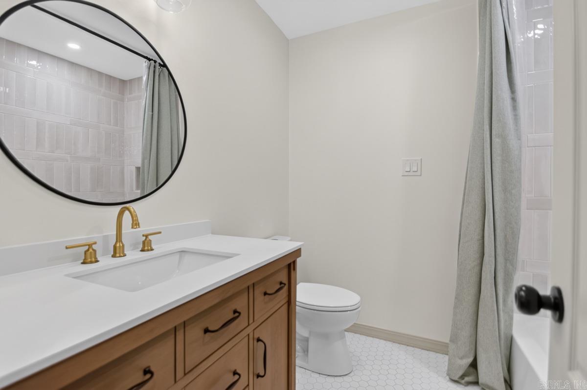 1404 Faircove Loop Property Photo 16