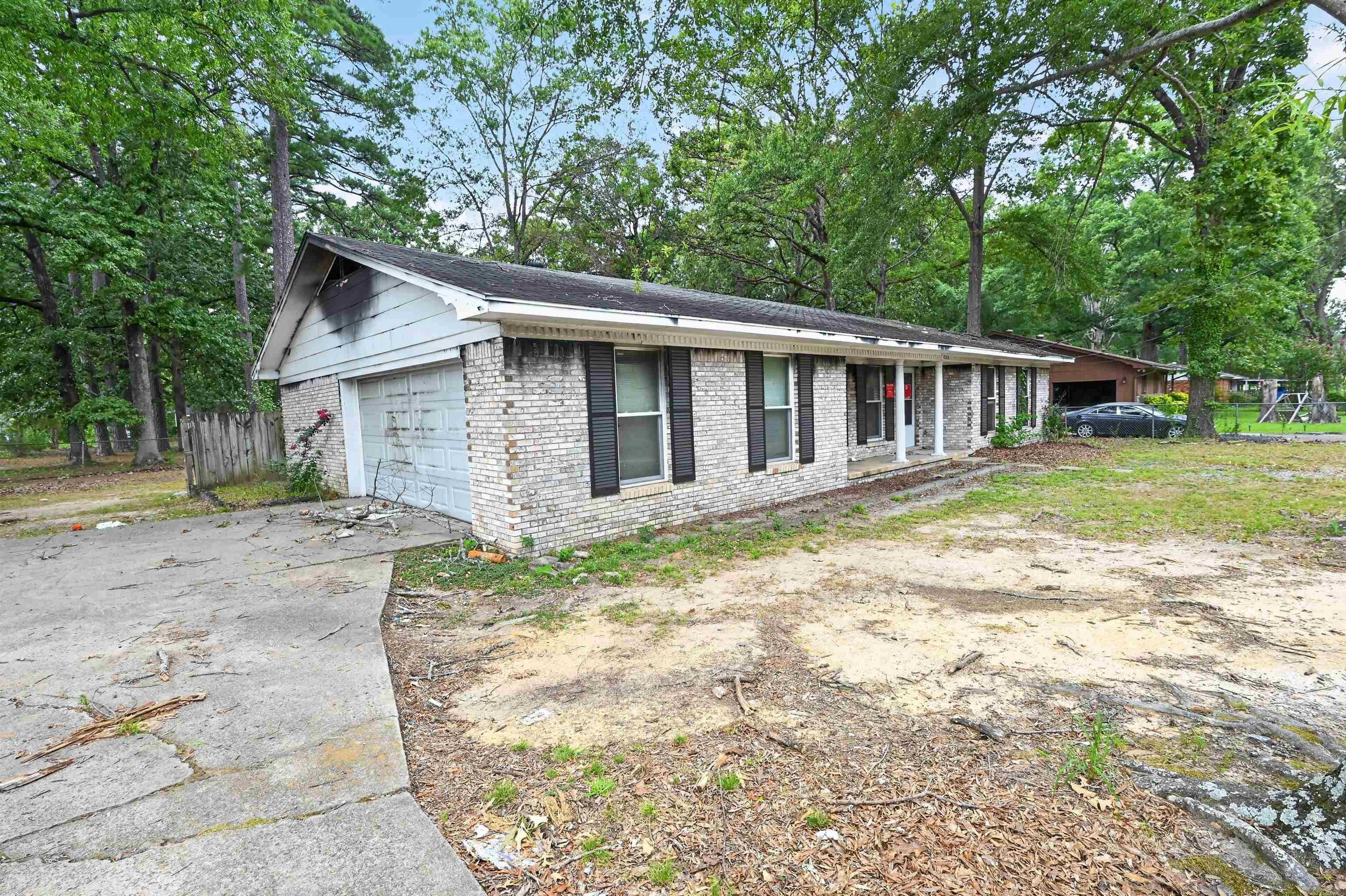 10300 Valley Drive Property Photo 3