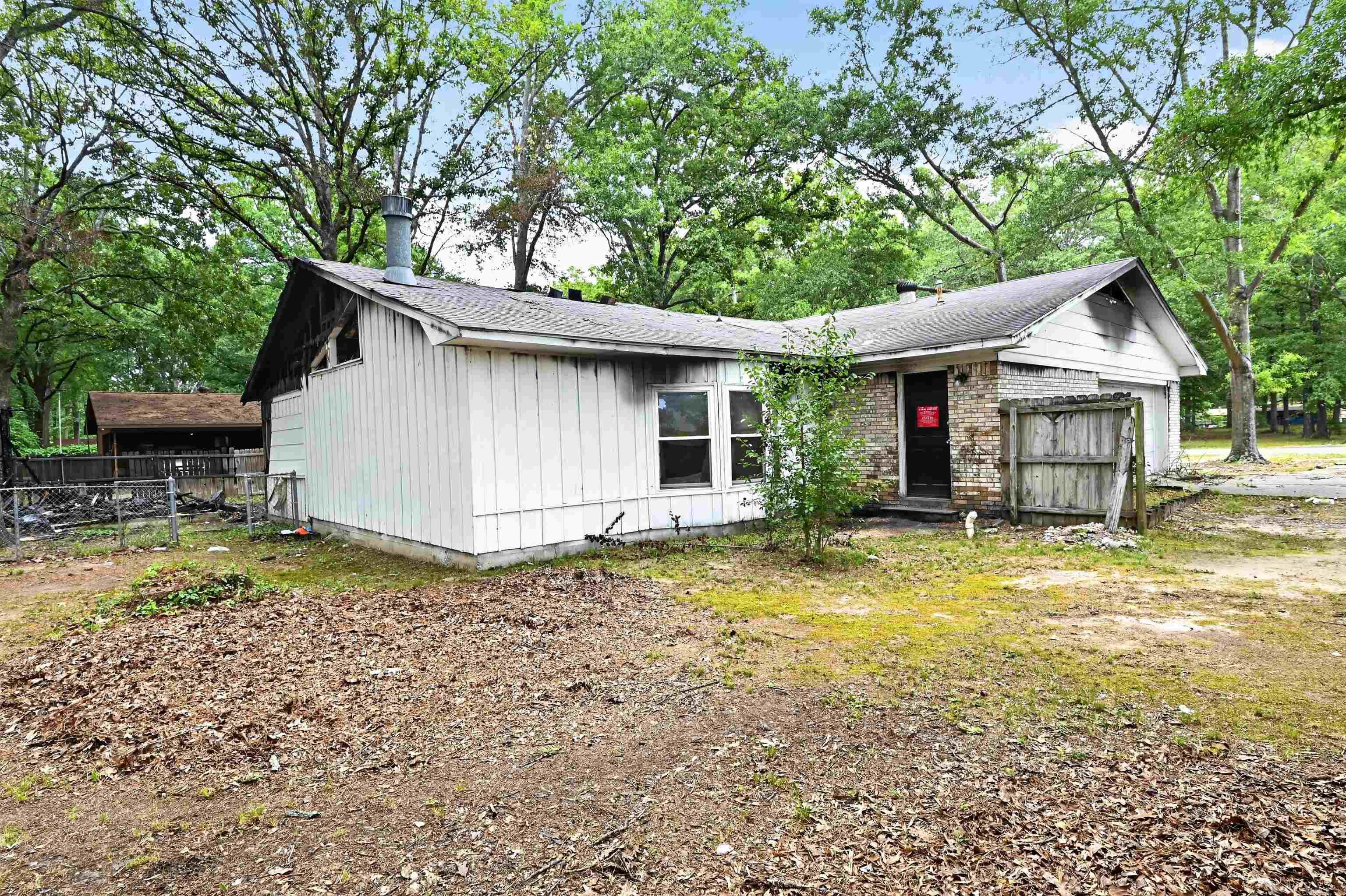 10300 Valley Drive Property Photo 6
