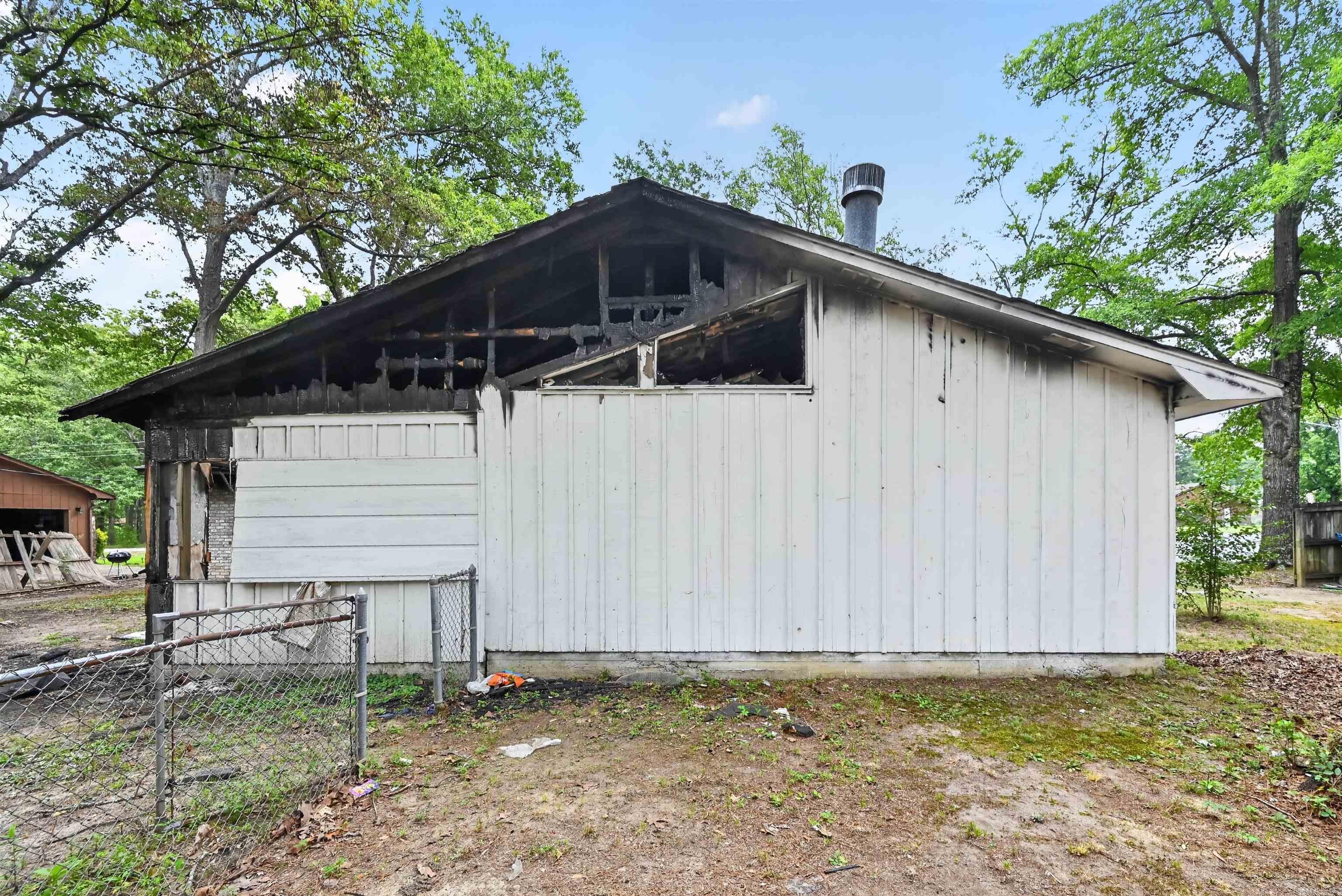 10300 Valley Drive Property Photo 7