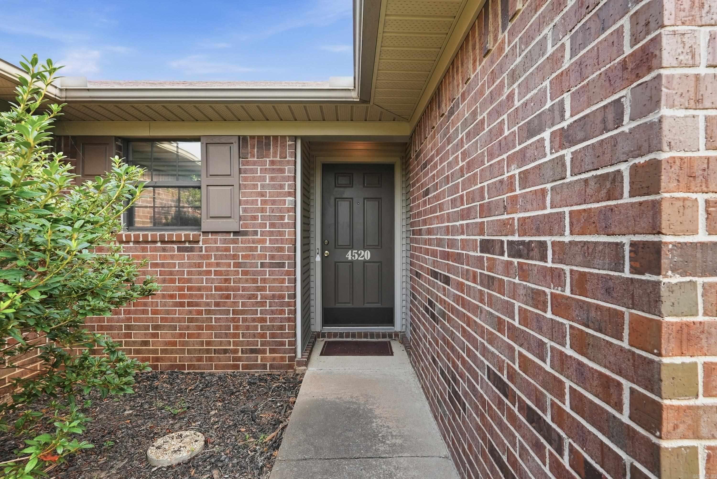 4520 Thompson Property Photo 2