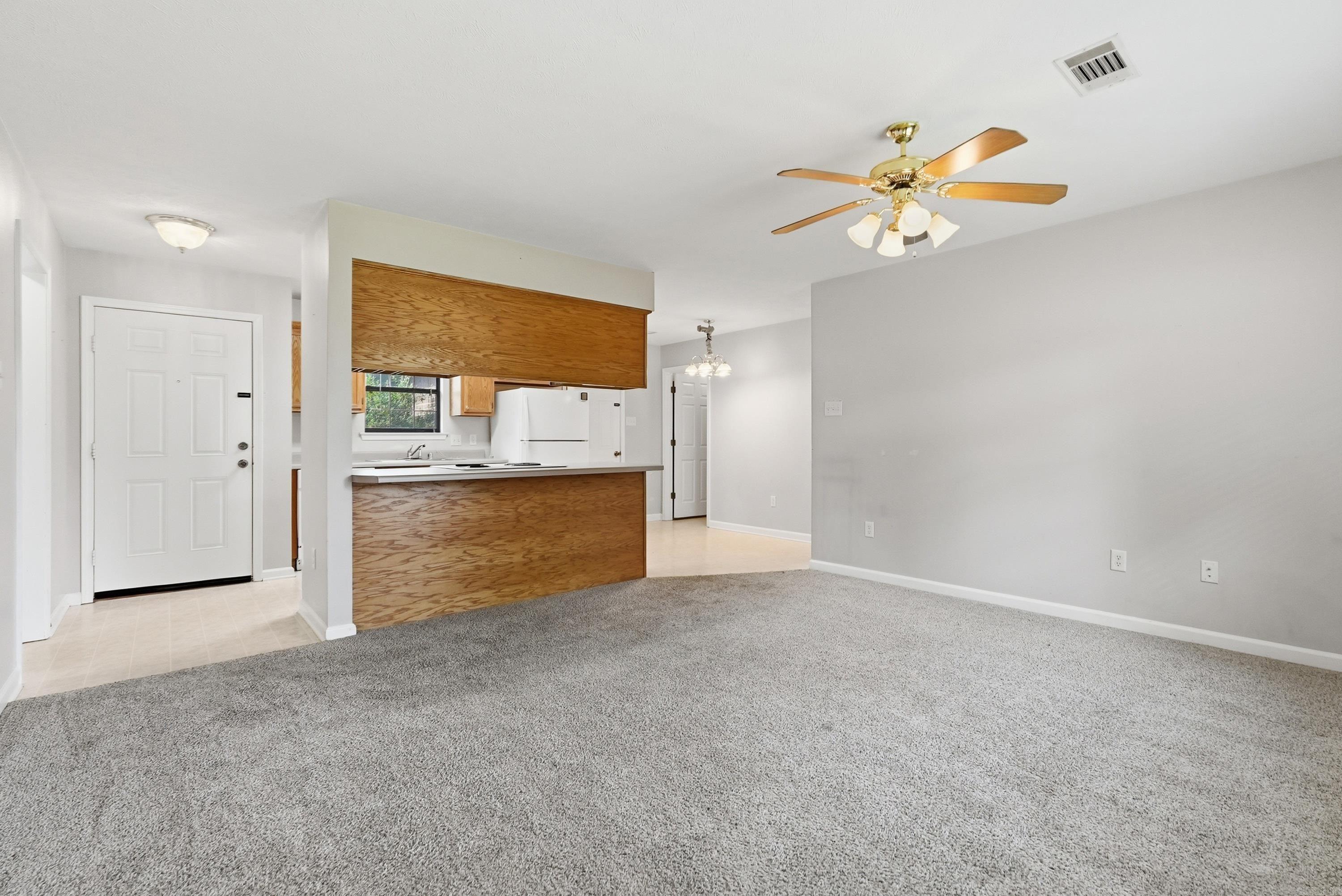 4520 Thompson Property Photo 4
