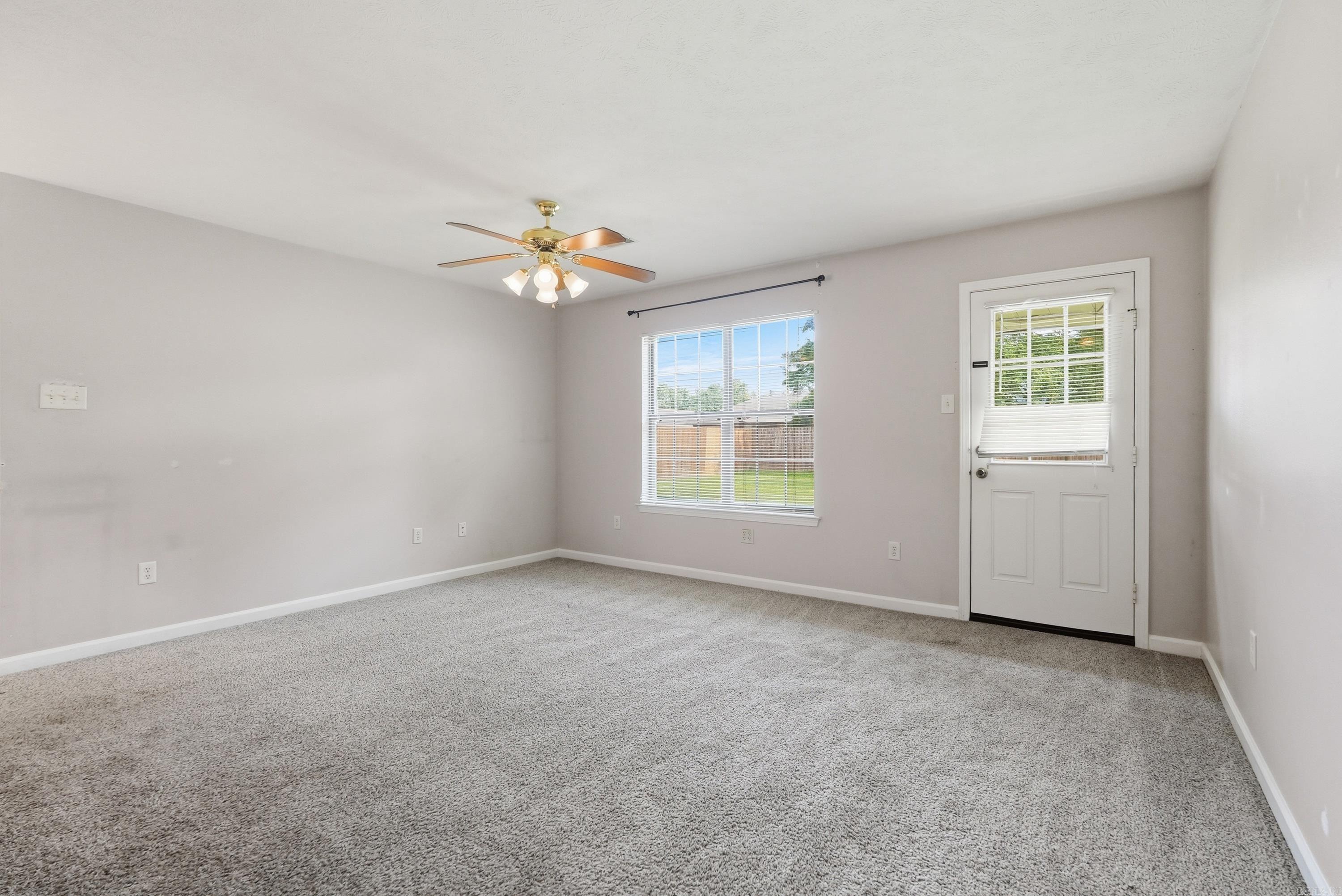 4520 Thompson Property Photo 5