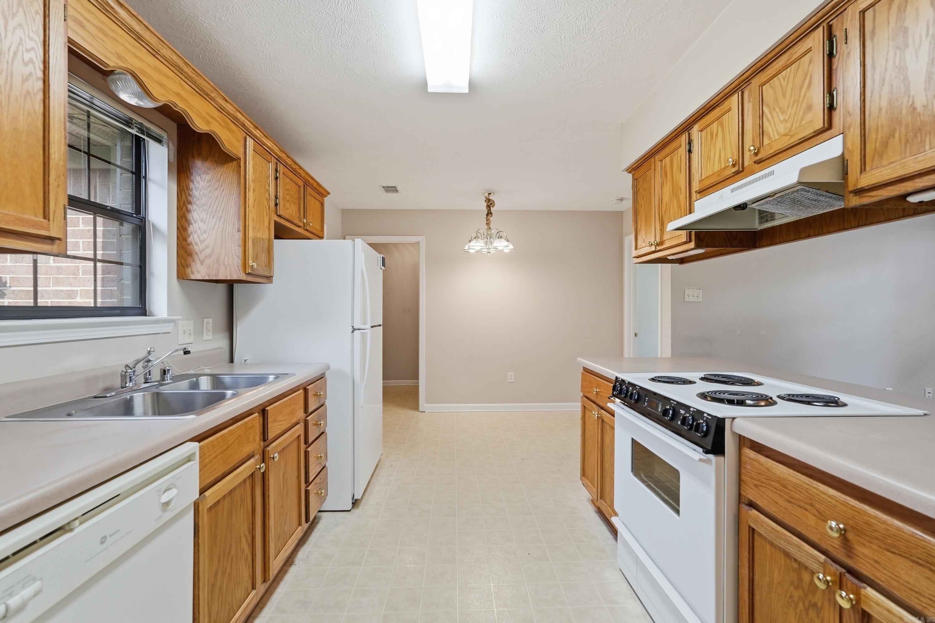 4520 Thompson Property Photo 10