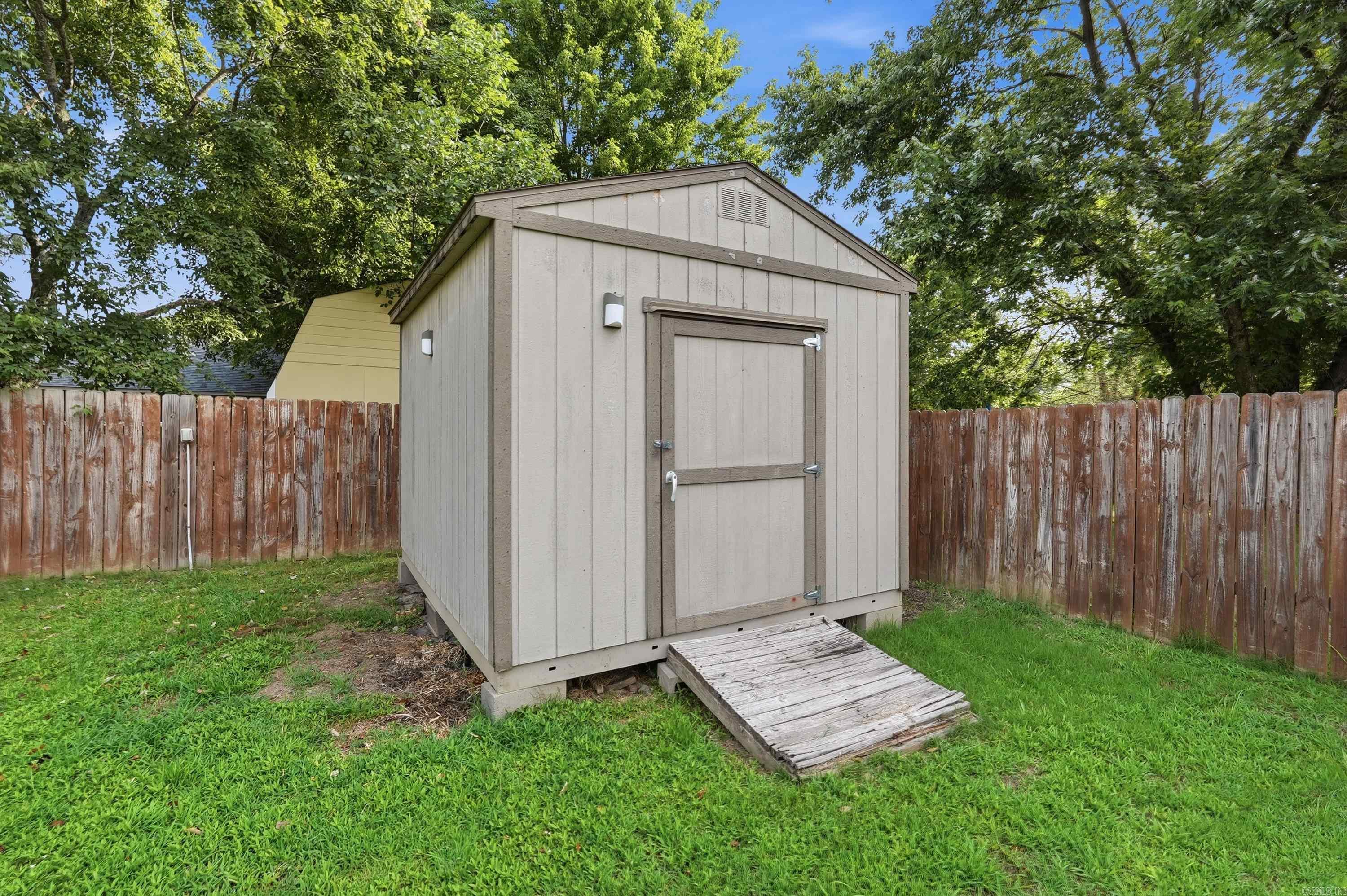 4520 Thompson Property Photo 28