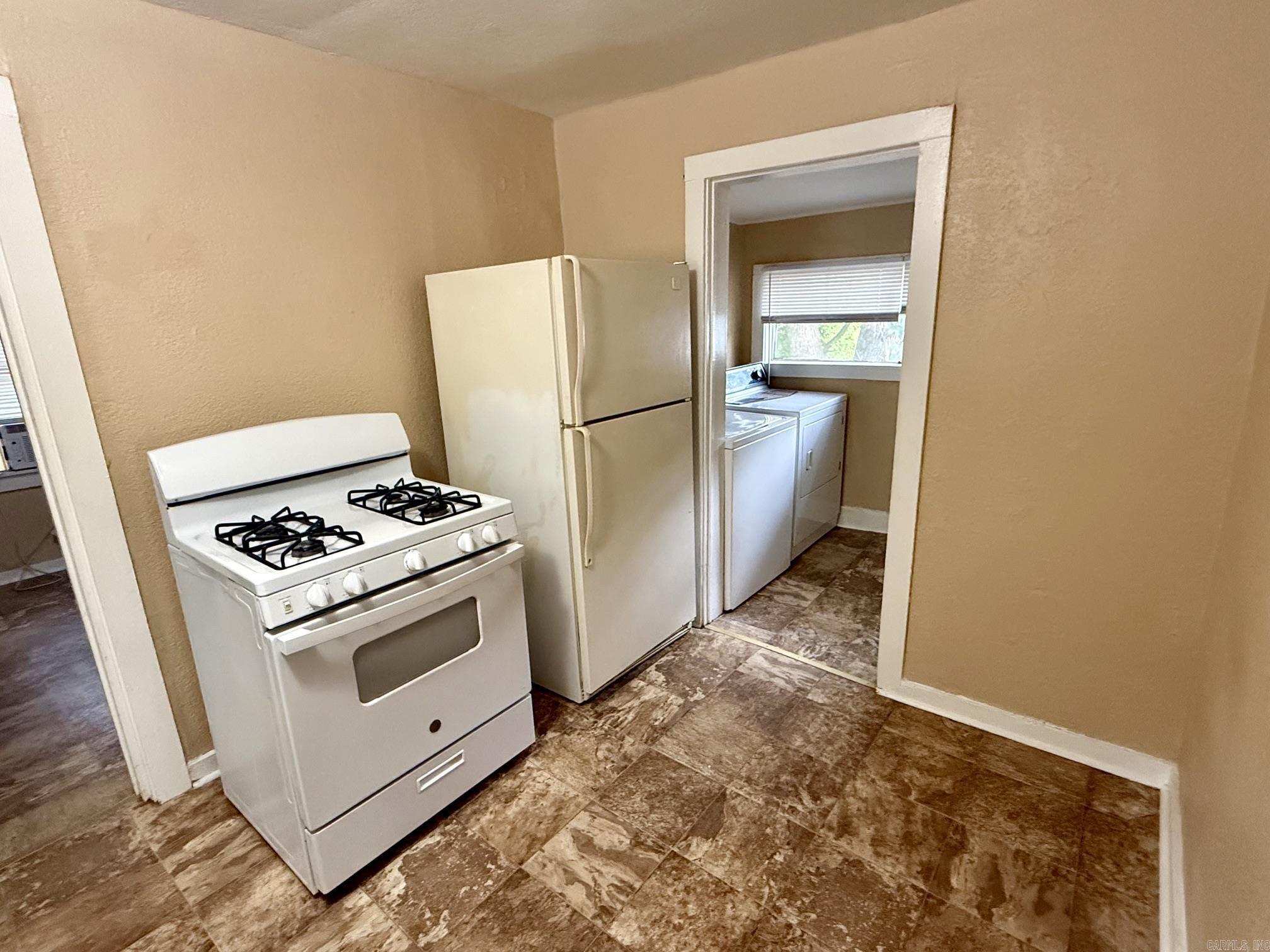 219 Wood Street Property Photo 9